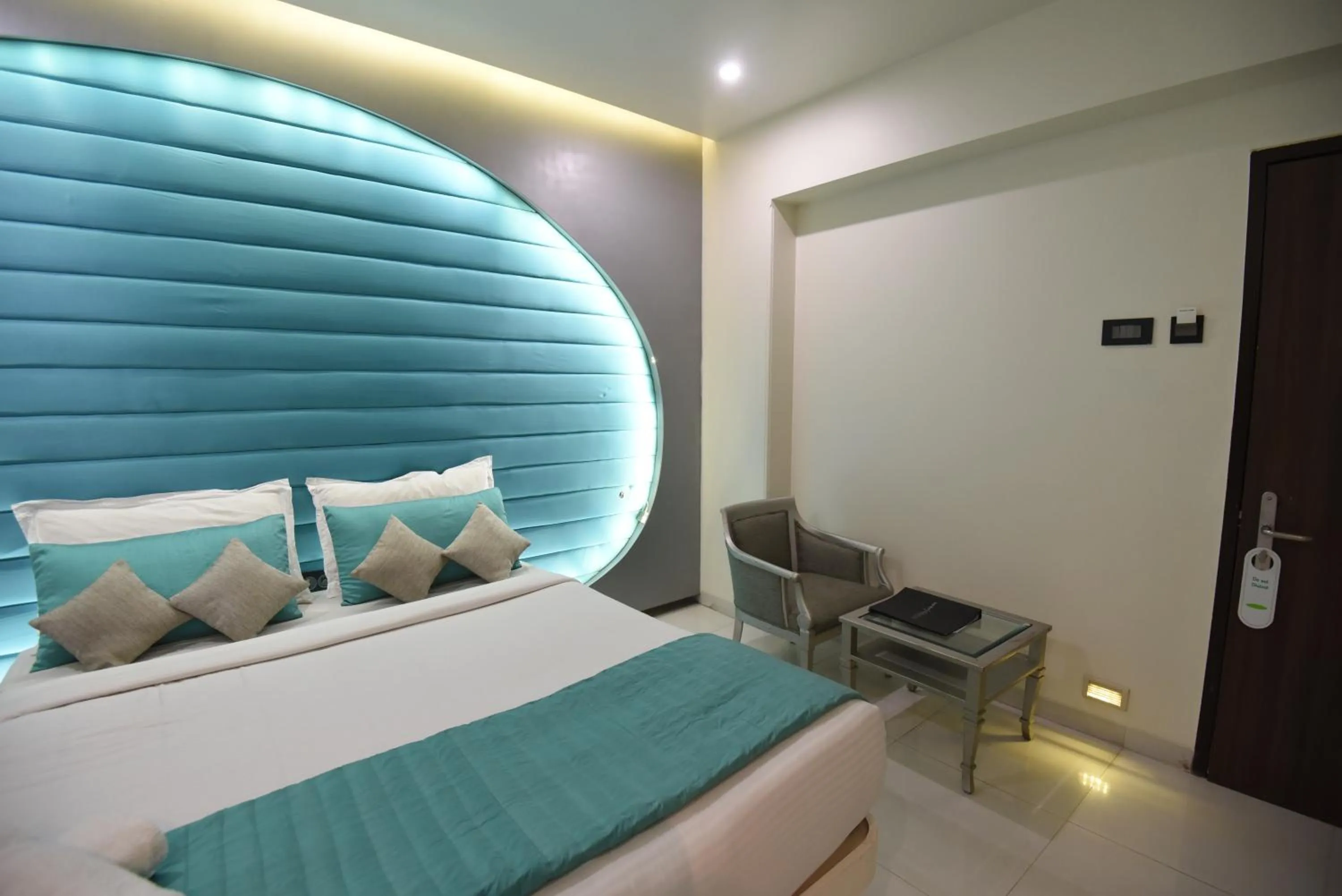 Living room, Bed in VITS Sharanam, Thane