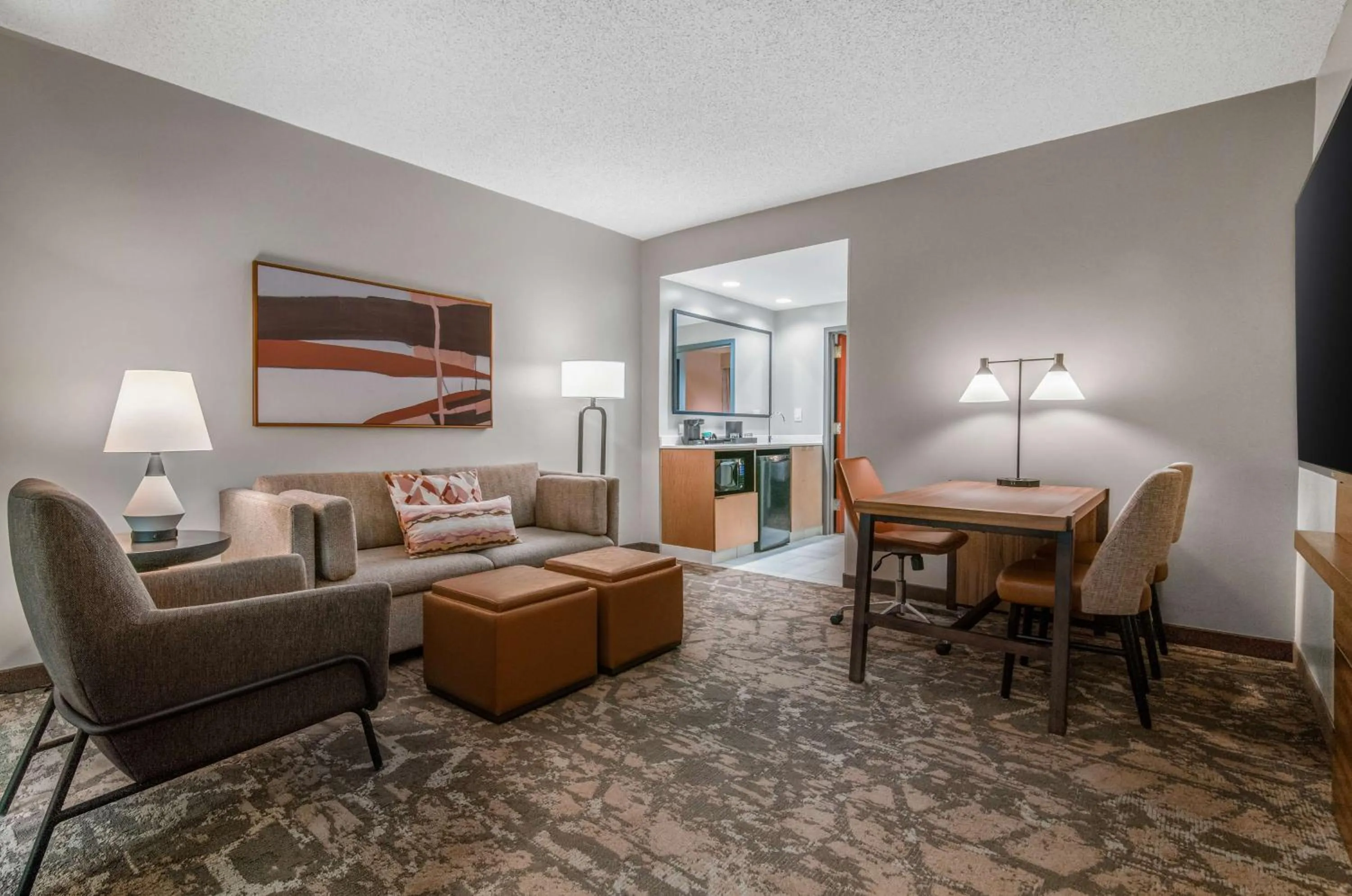 Living room in Embassy Suites by Hilton Albuquerque