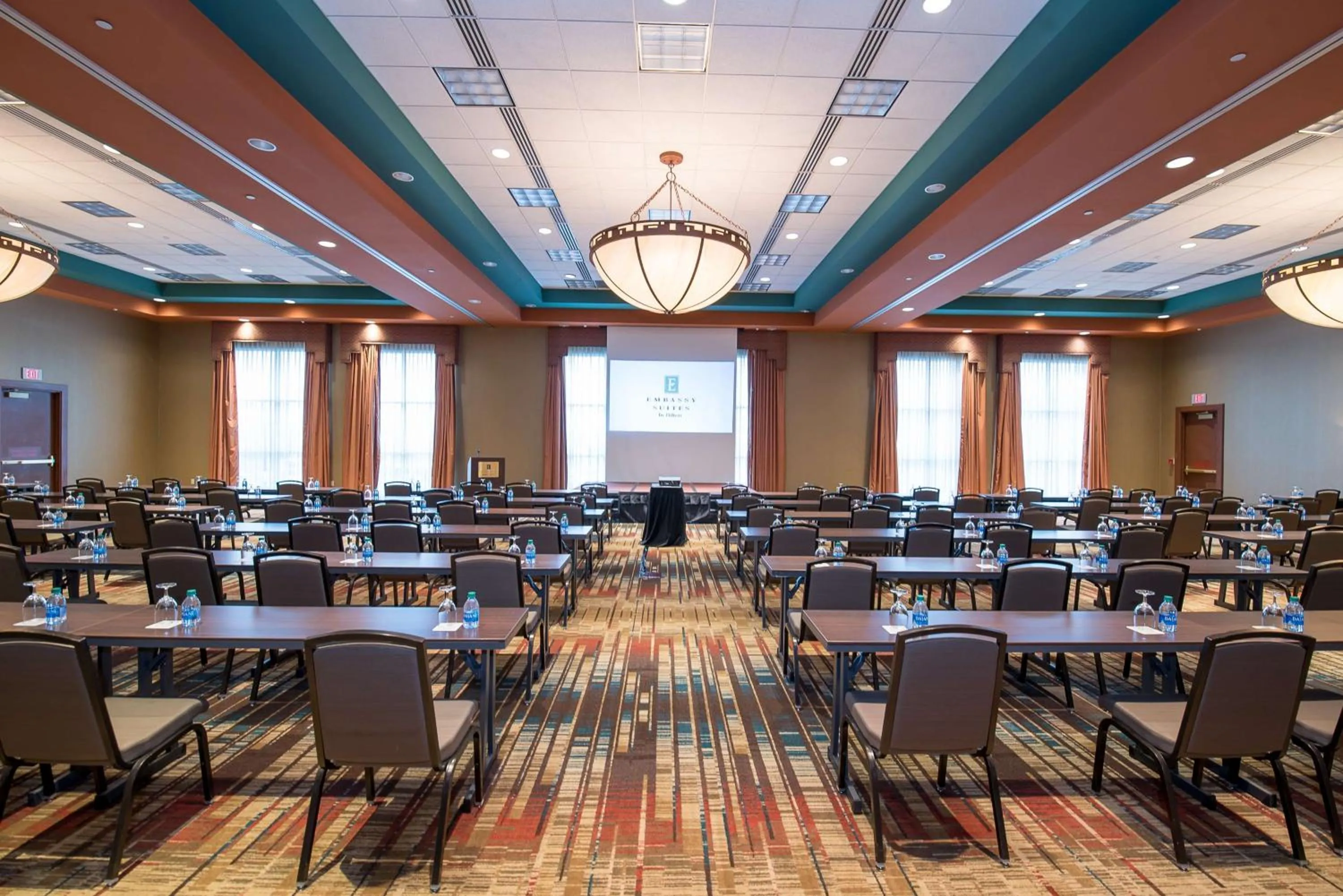 Meeting/conference room in Embassy Suites by Hilton Albuquerque