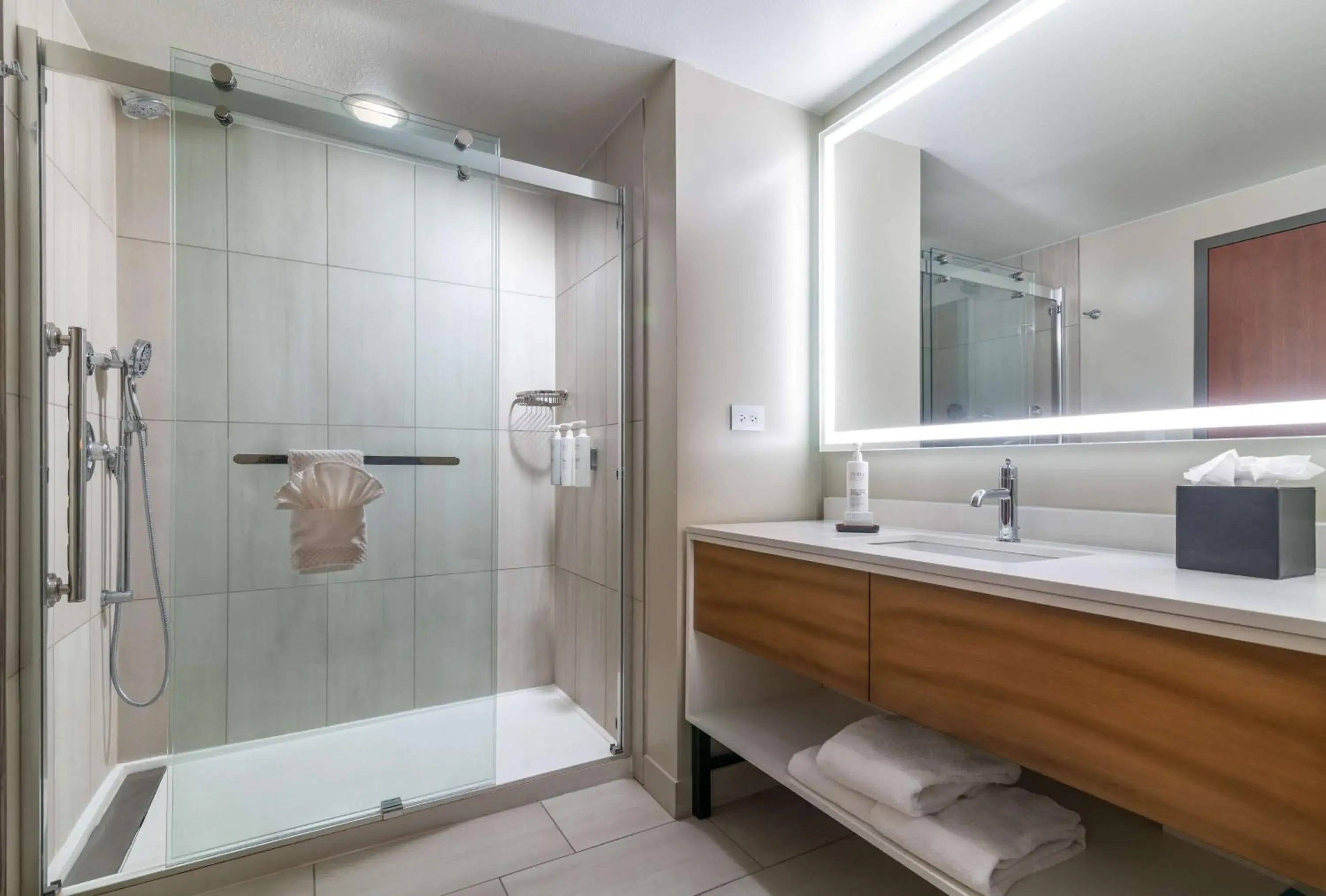 Bathroom in Embassy Suites by Hilton Albuquerque Bathroom in Embassy Suites by Hilton Albuquerque