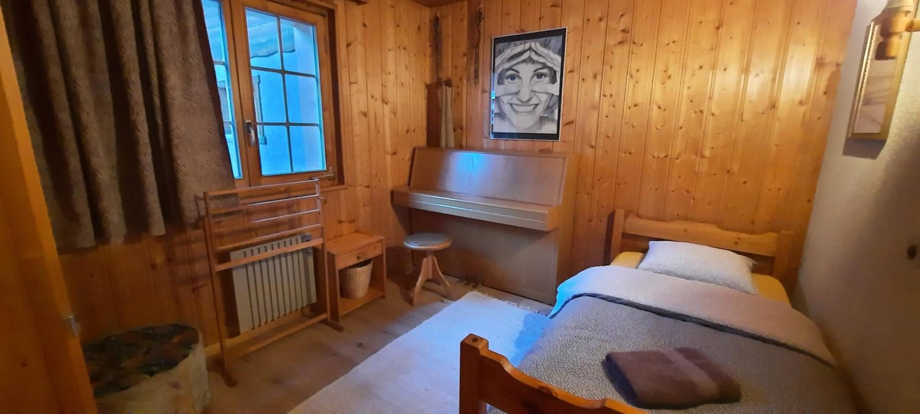 Photo of the whole room, Bed in BnB Claudy et Elizabeth Michellod-Dutheil