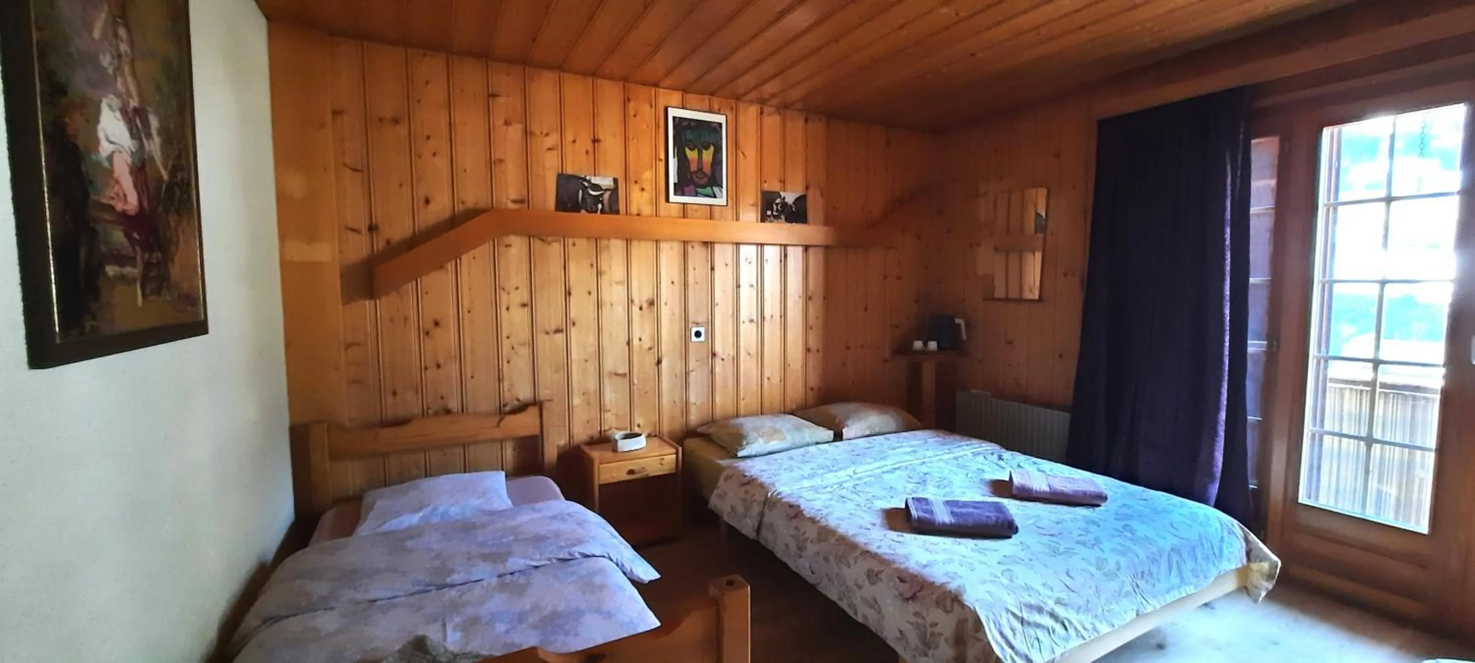 Photo of the whole room, Bed in BnB Claudy et Elizabeth Michellod-Dutheil