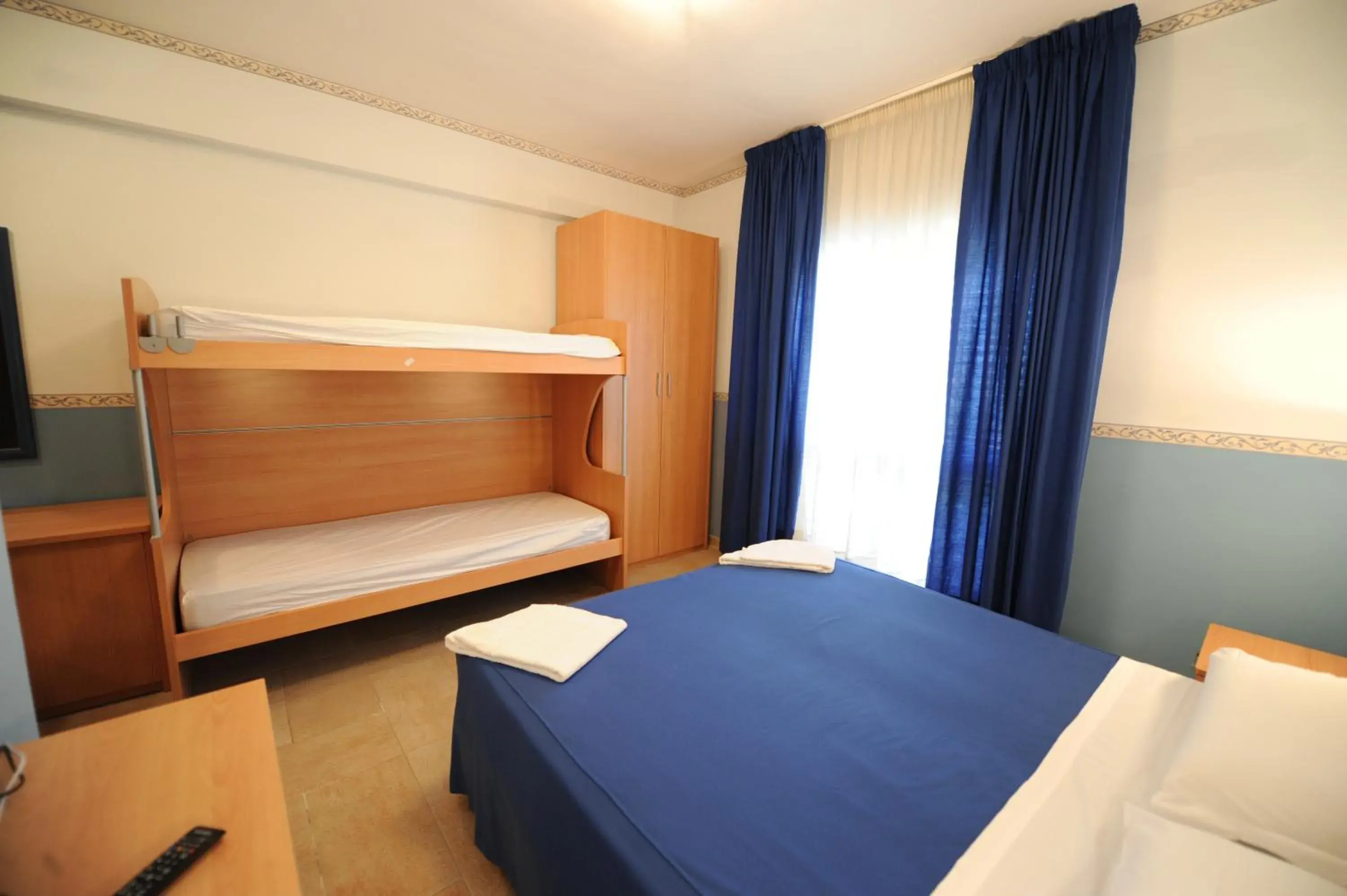 Triple Room in Santa Lucia Hotel Triple Room in Santa Lucia Hotel