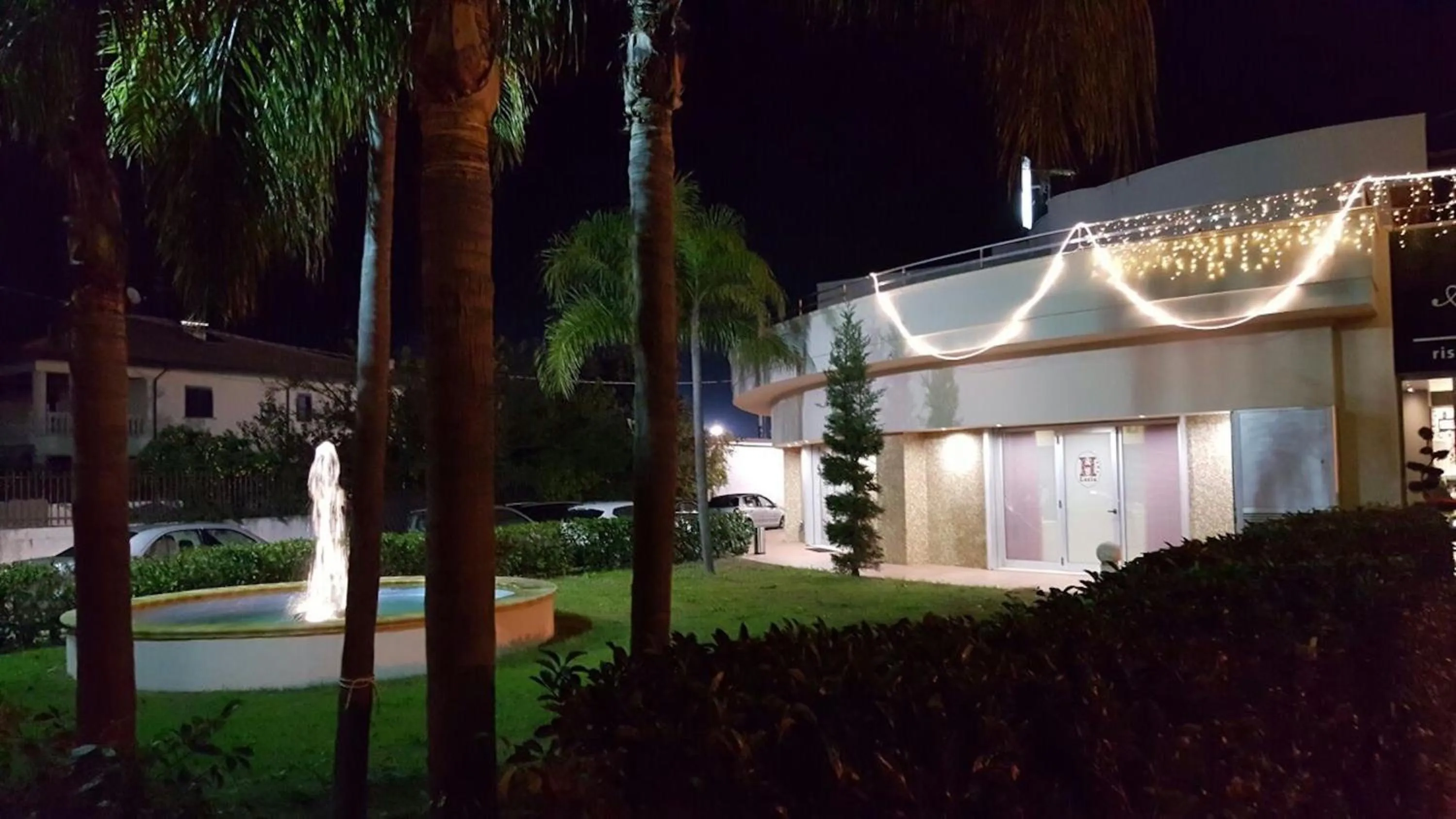 Restaurant/places to eat in Santa Lucia Hotel