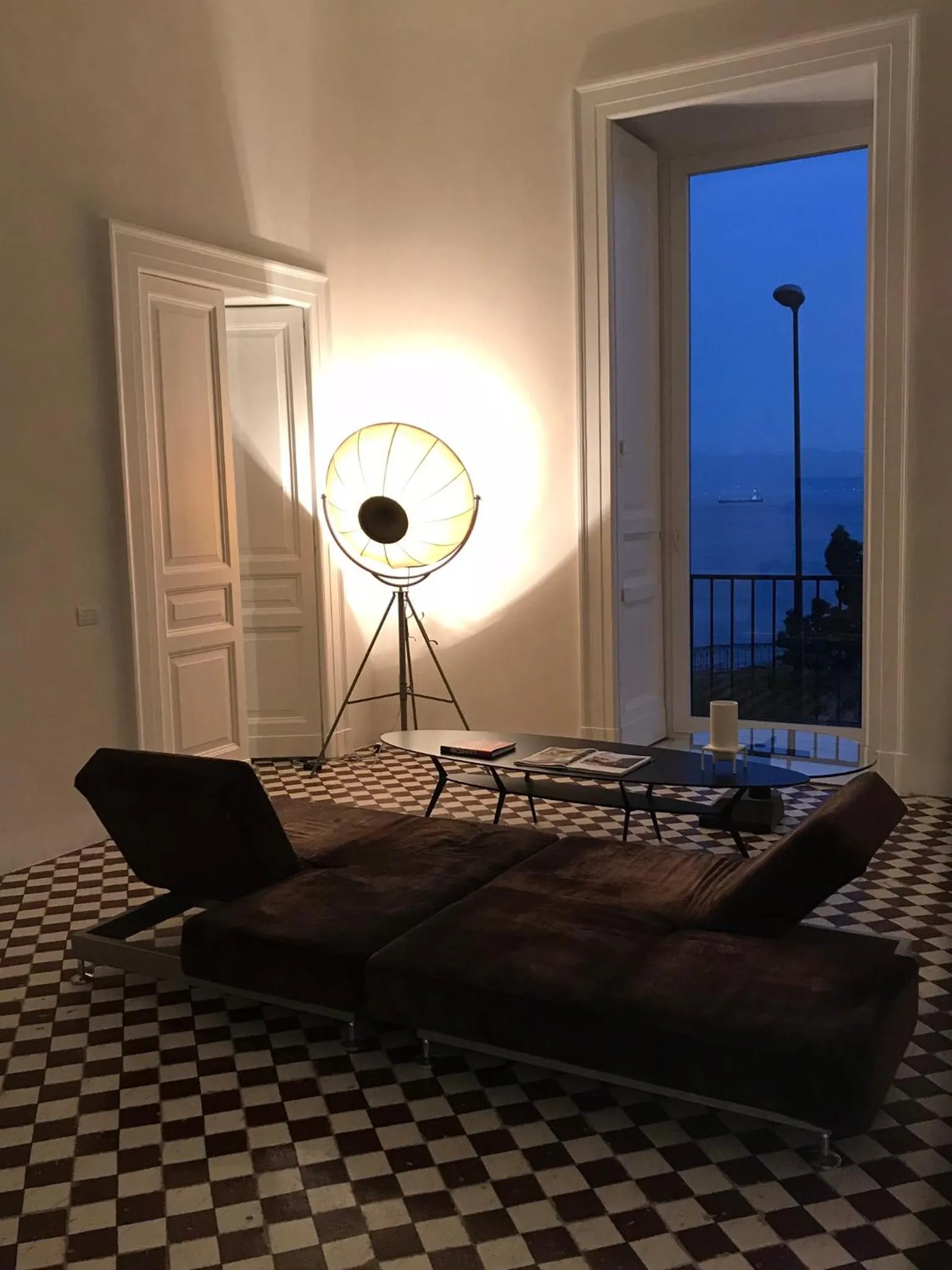 Communal lounge/ TV room in PrimoPianoPosillipo