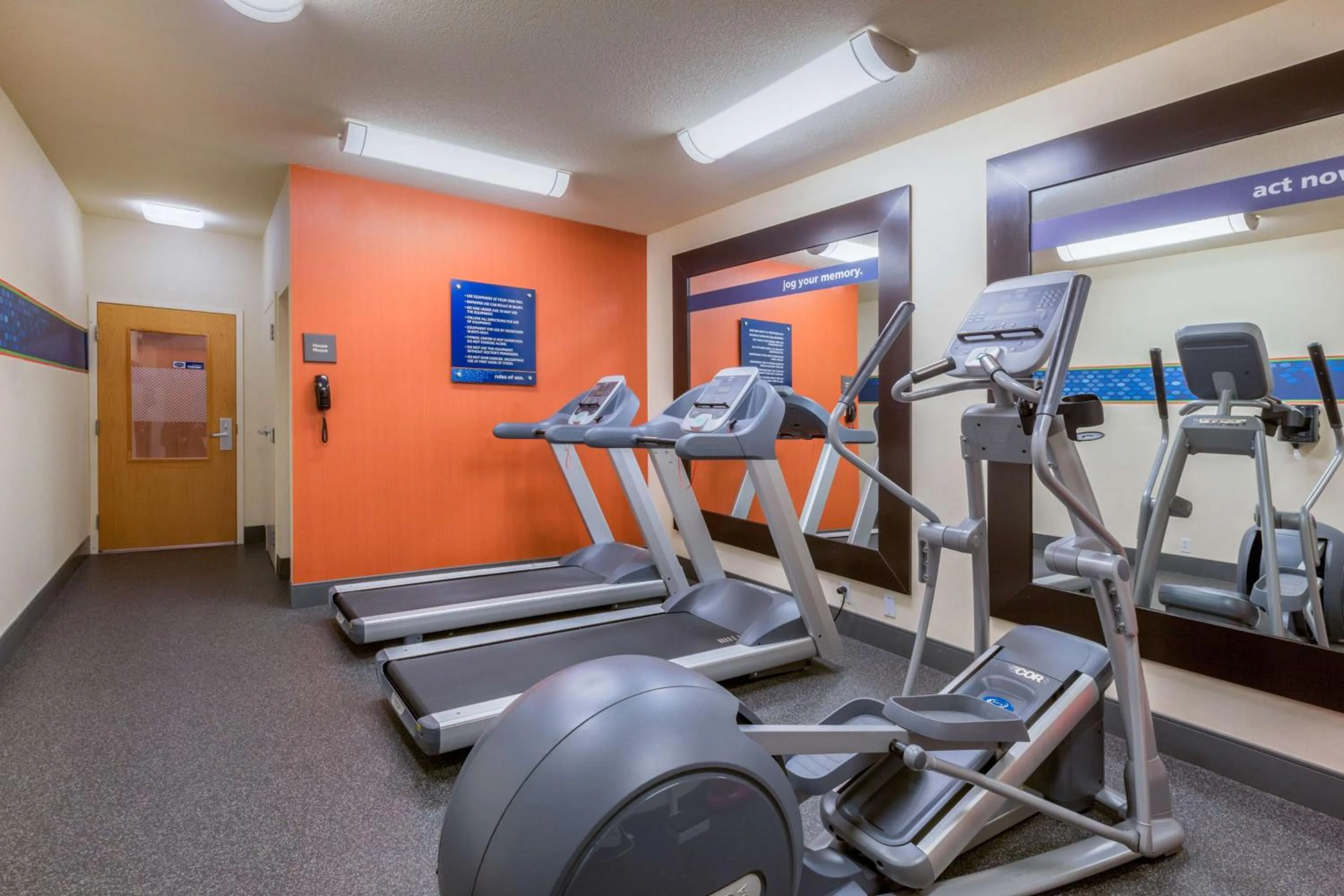 Fitness centre/facilities in Hampton Inn San Marcos