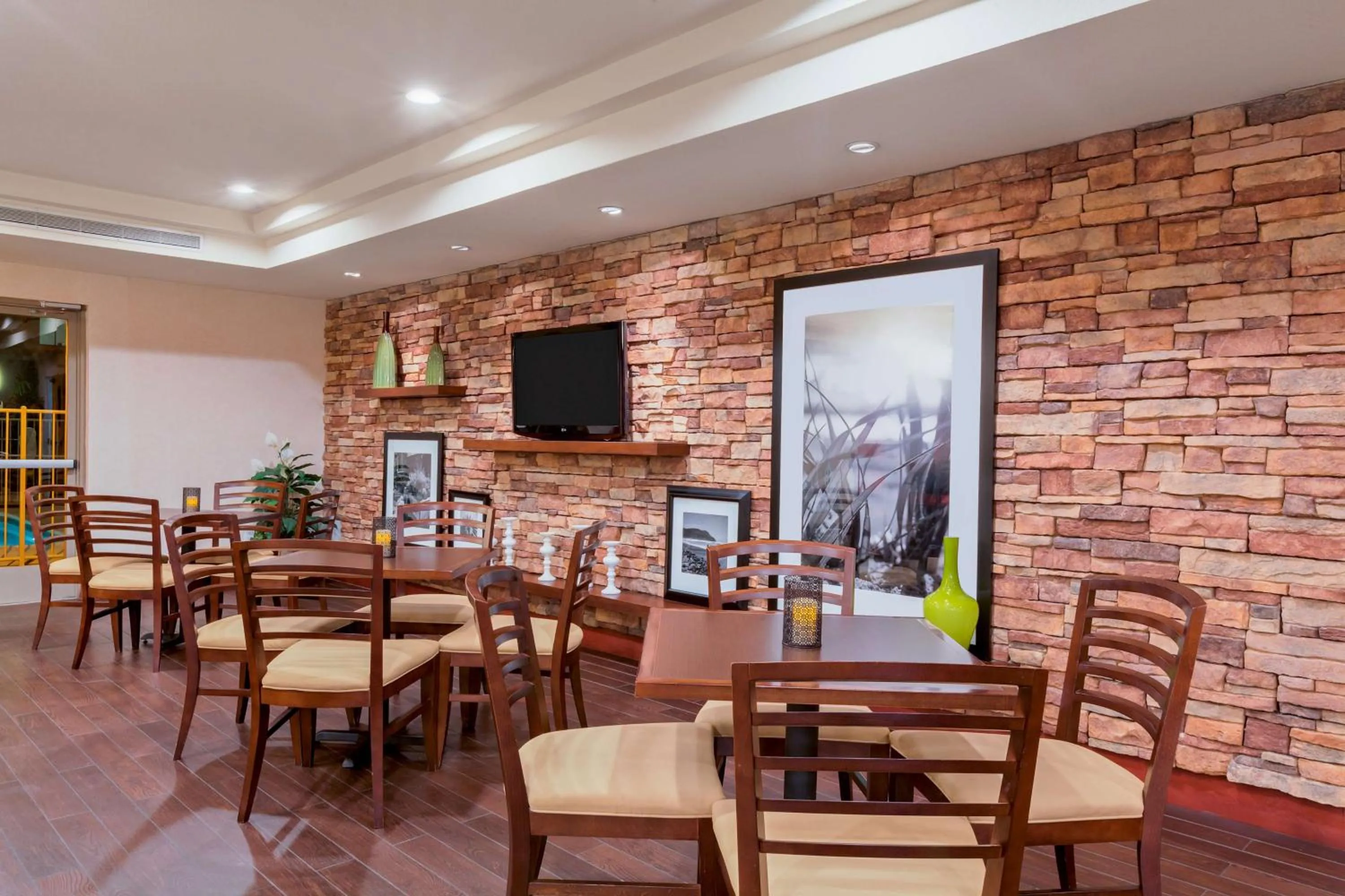 Restaurant/places to eat in Hampton Inn San Marcos
