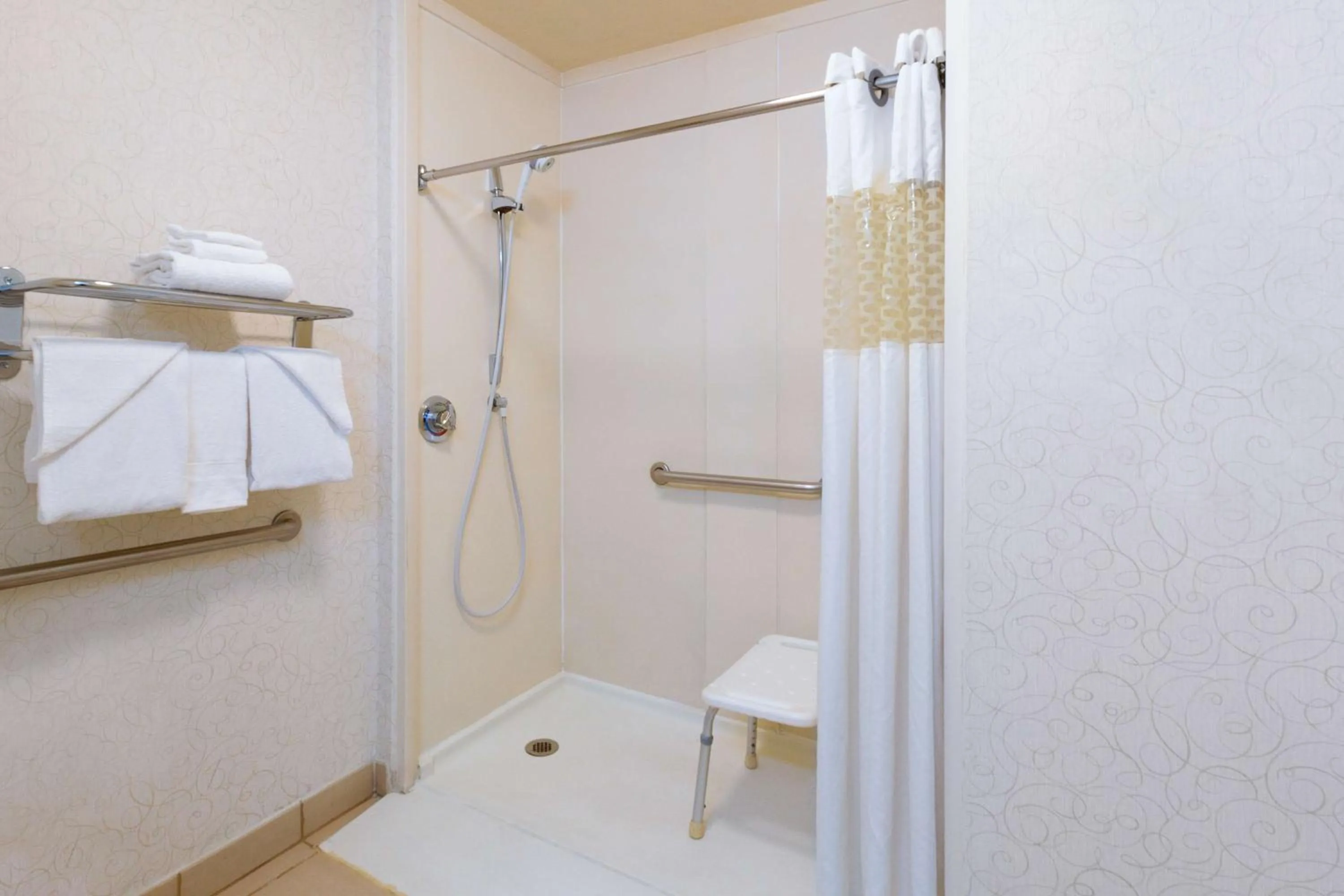 Bed in Hampton Inn San Marcos