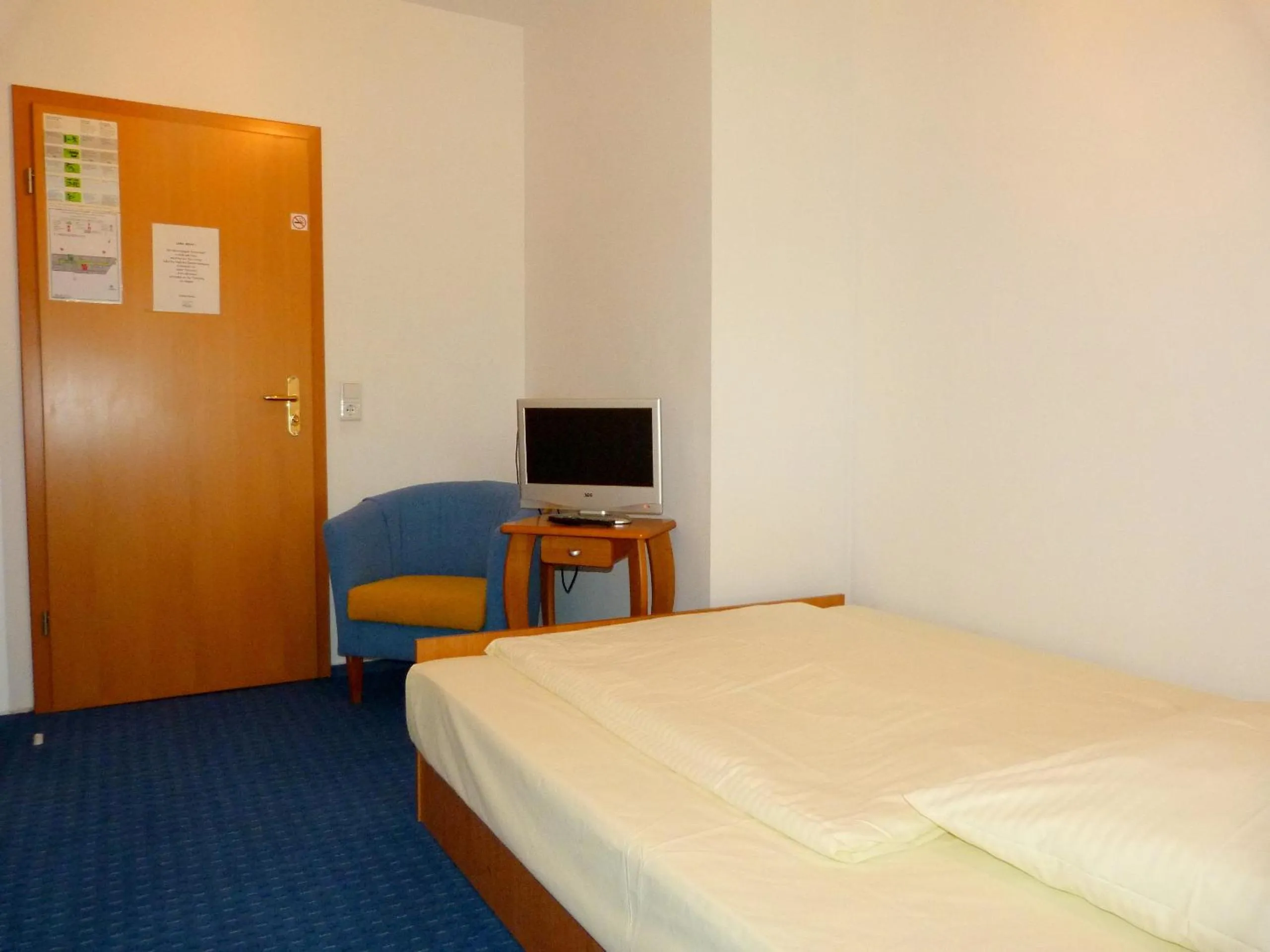 Photo of the whole room, Bed in Hotel Krone