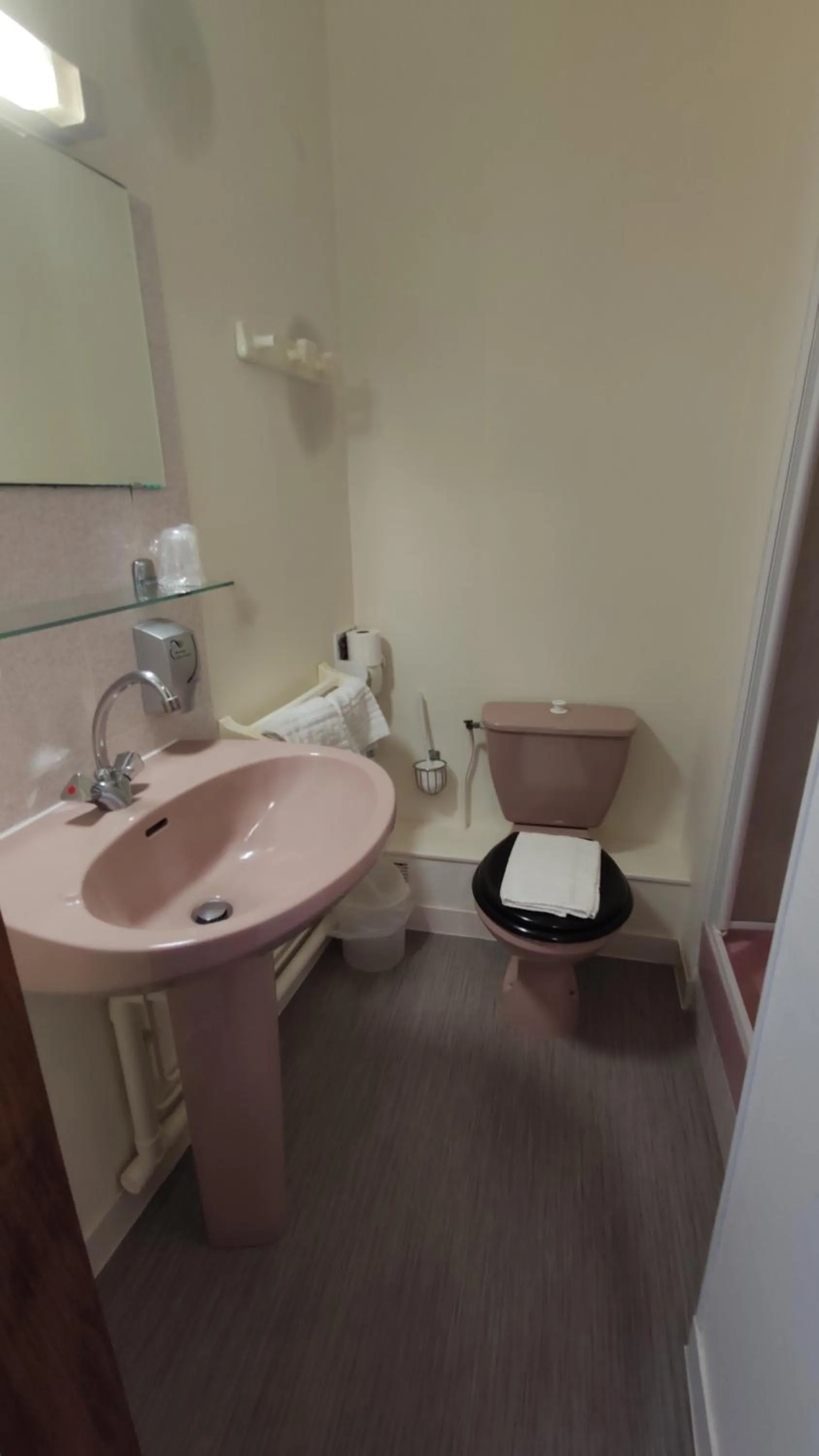 Bathroom in Hotel Angleterre