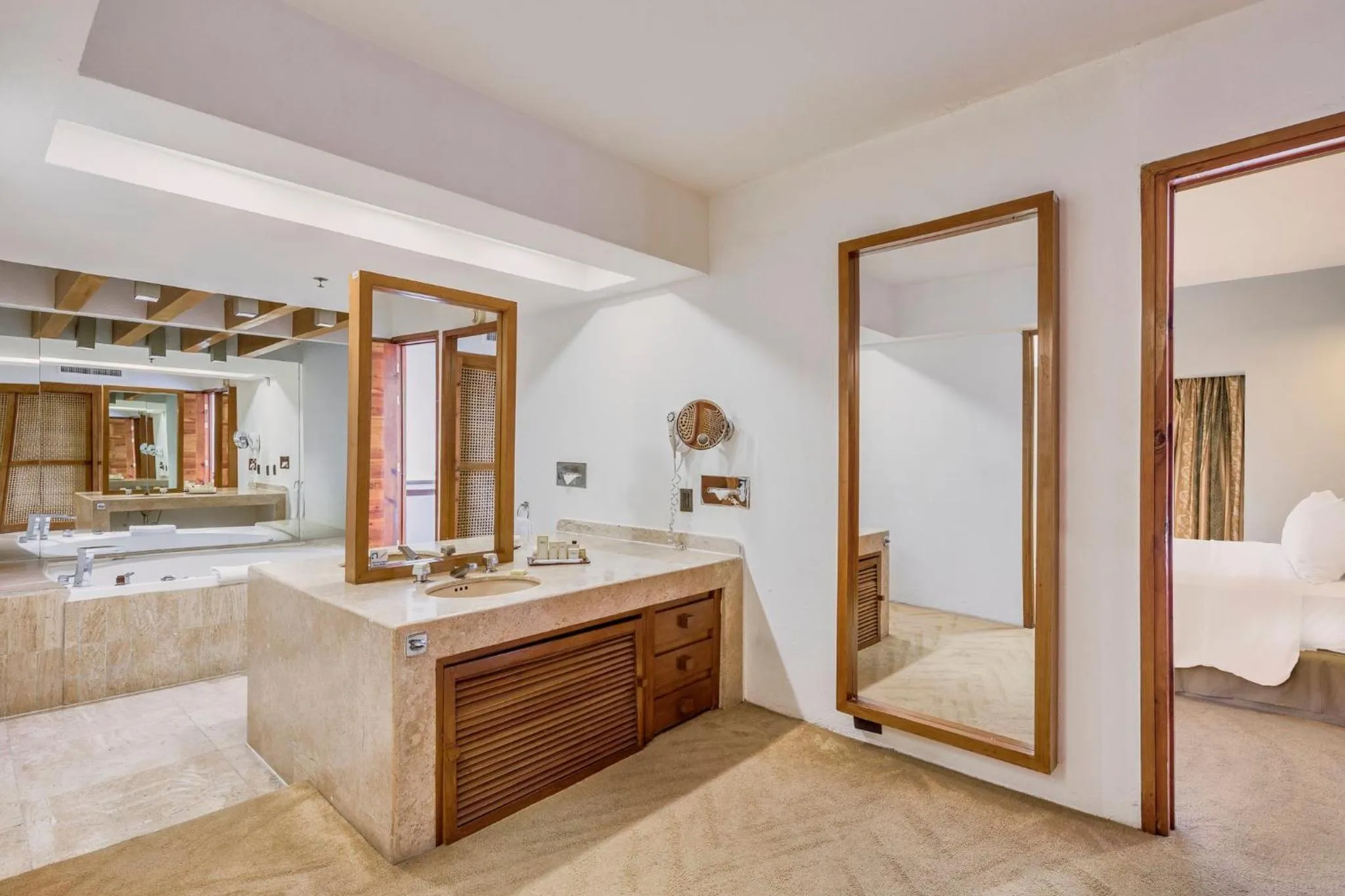 Photo of the whole room, Bed in Fiesta Americana Guadalajara