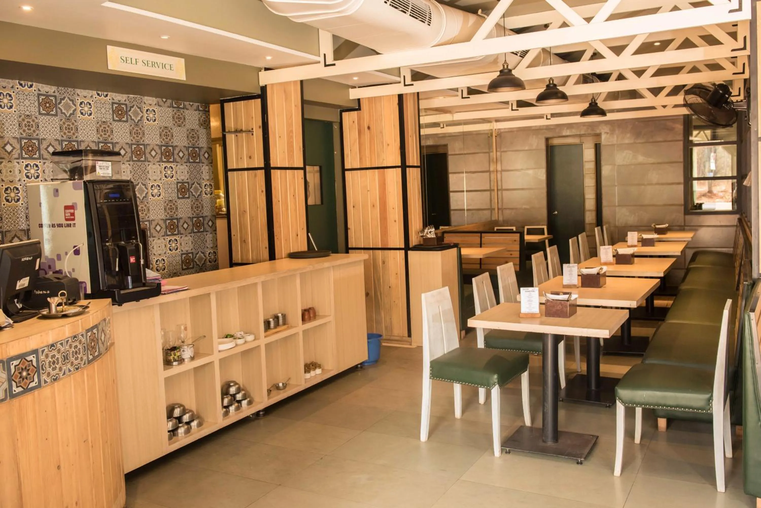 Restaurant/places to eat in Sharanam Green Resort