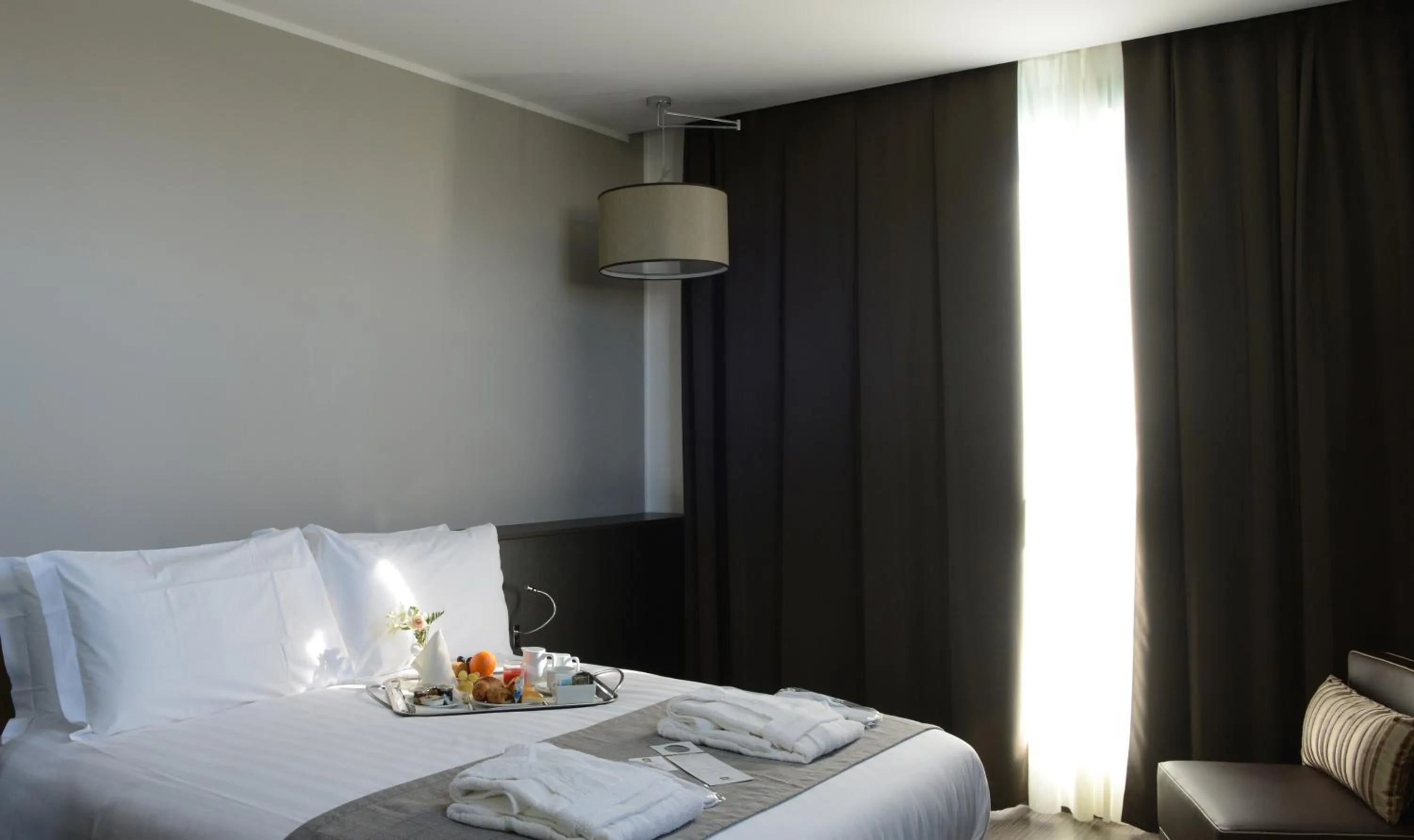 Photo of the whole room, Bed in Best Western Premier CHC Airport