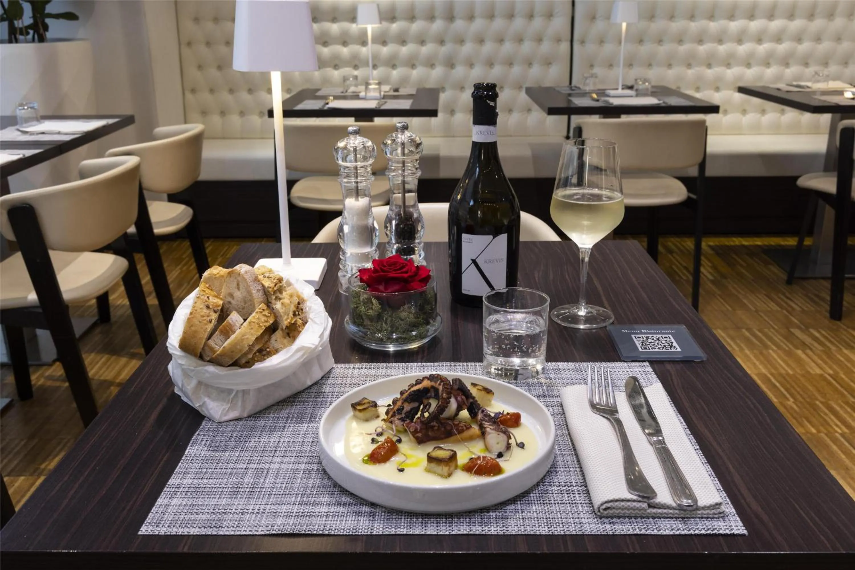 Food and drinks in Best Western Premier CHC Airport