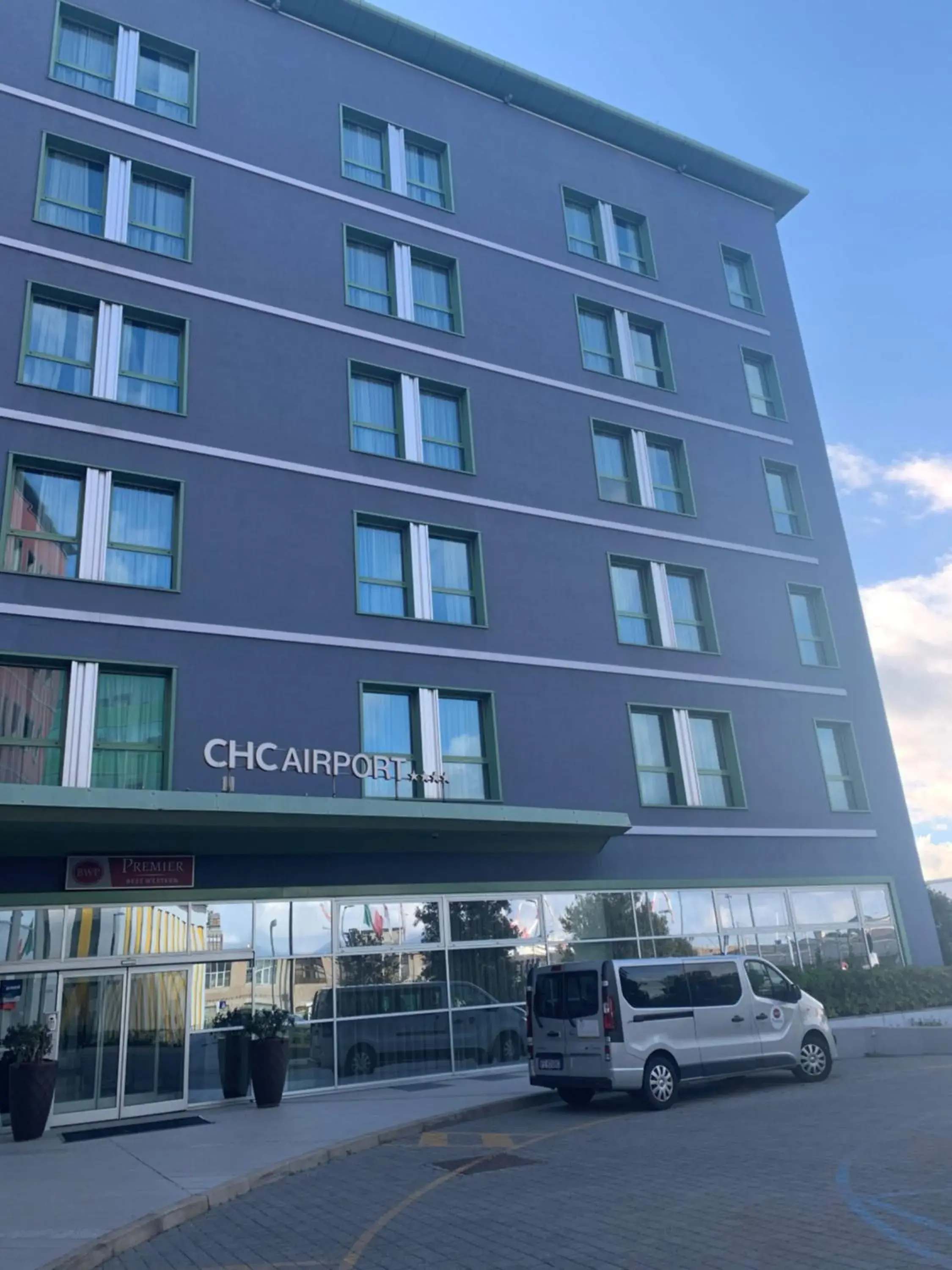 Property building in Best Western Premier CHC Airport Property building in Best Western Premier CHC Airport