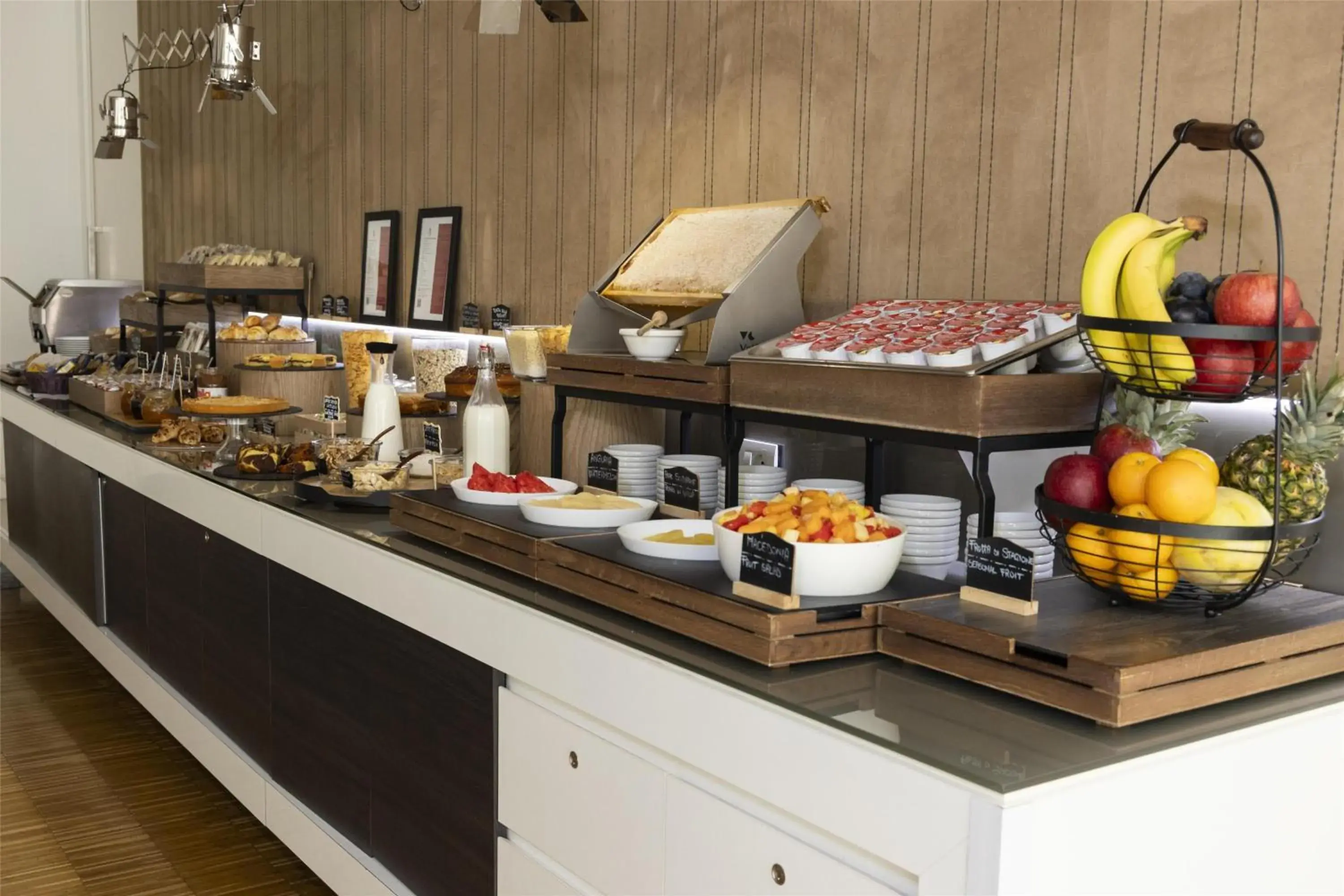 Restaurant/places to eat in Best Western Premier CHC Airport Restaurant/places to eat in Best Western Premier CHC Airport