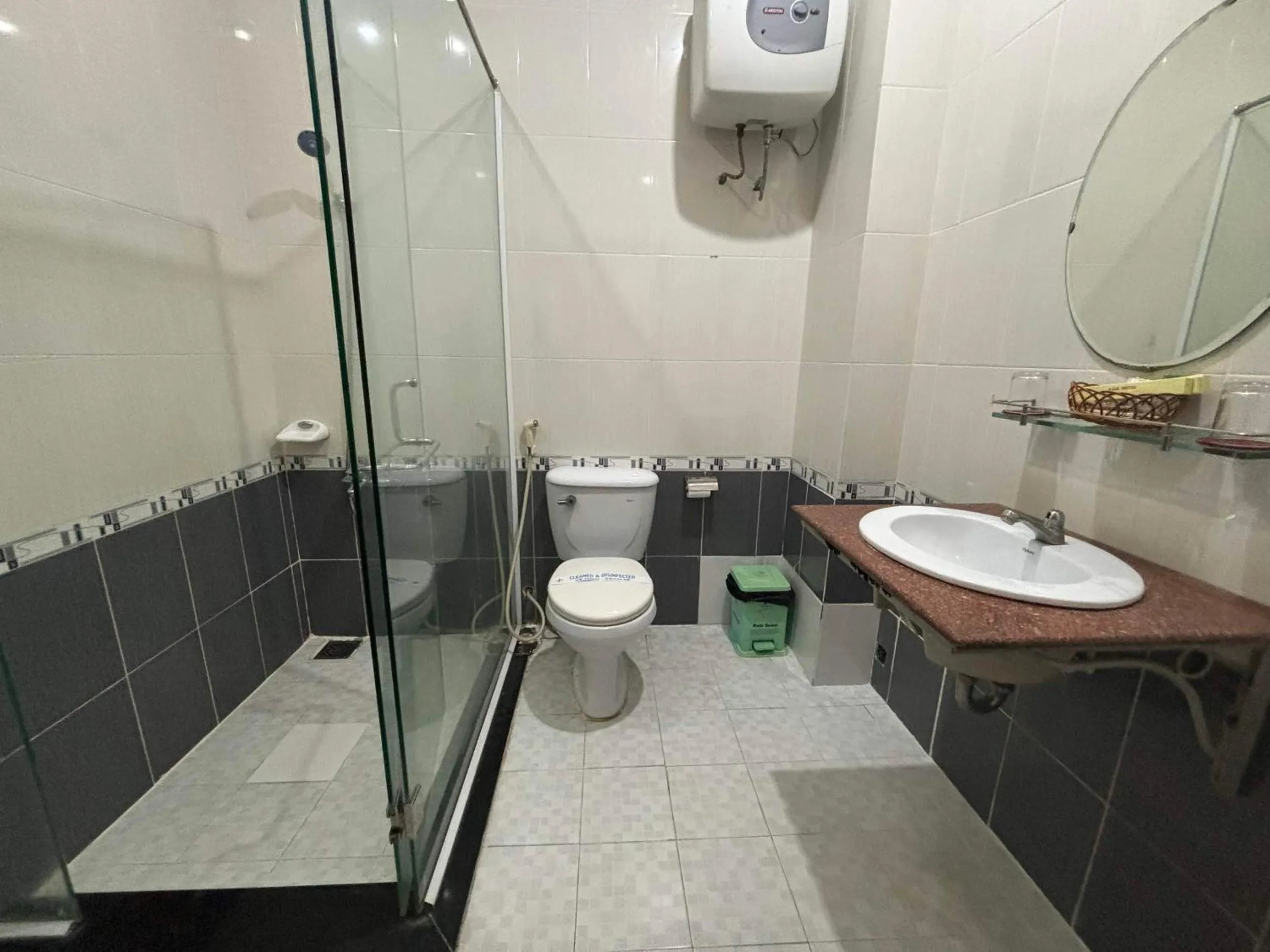 Toilet in Asia Hotel Can Tho