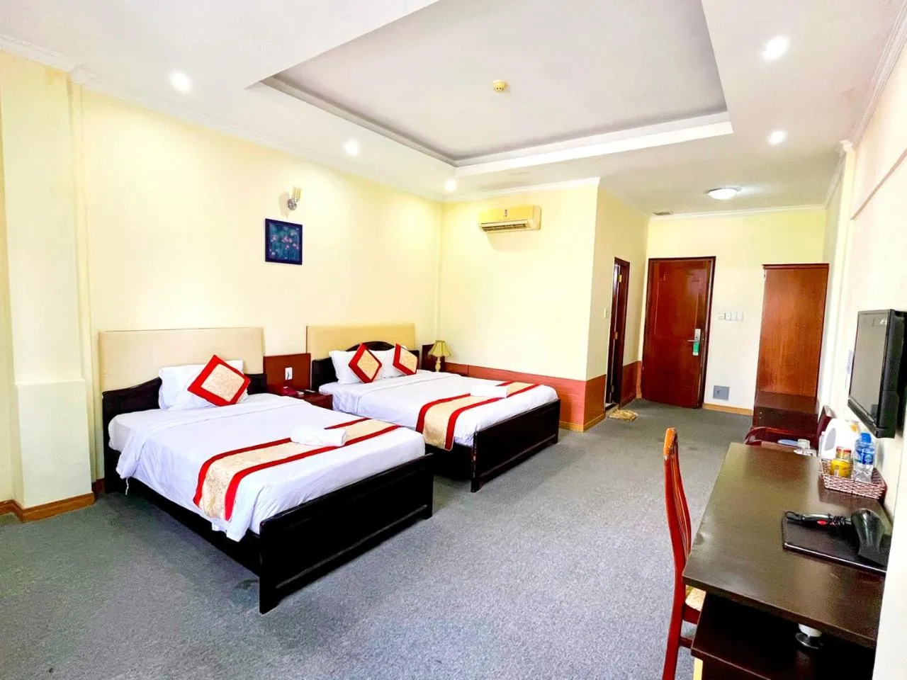 Living room, Bed in Asia Hotel Can Tho