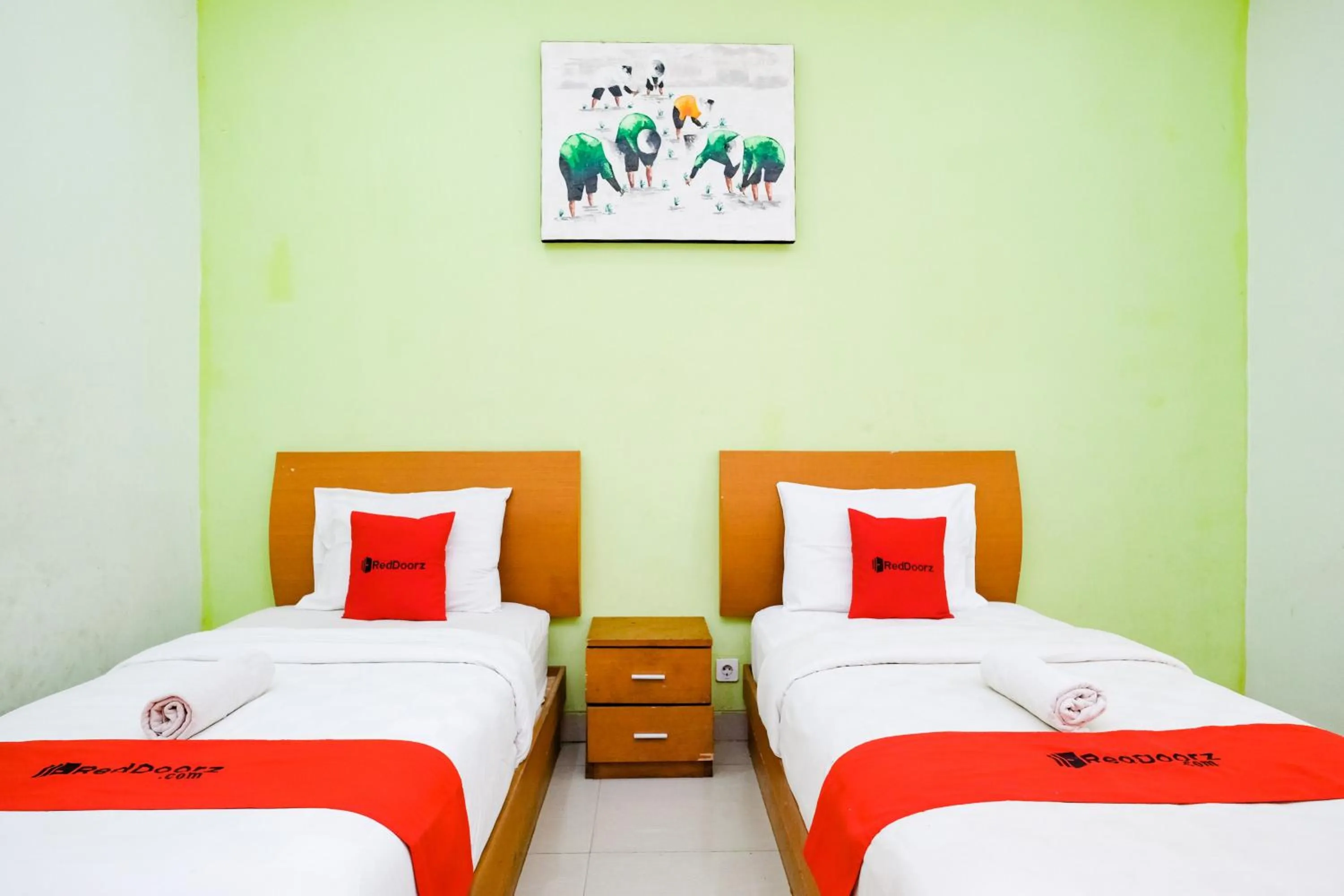 Bedroom, Bed in RedDoorz Plus @ Mahendradatta Denpasar