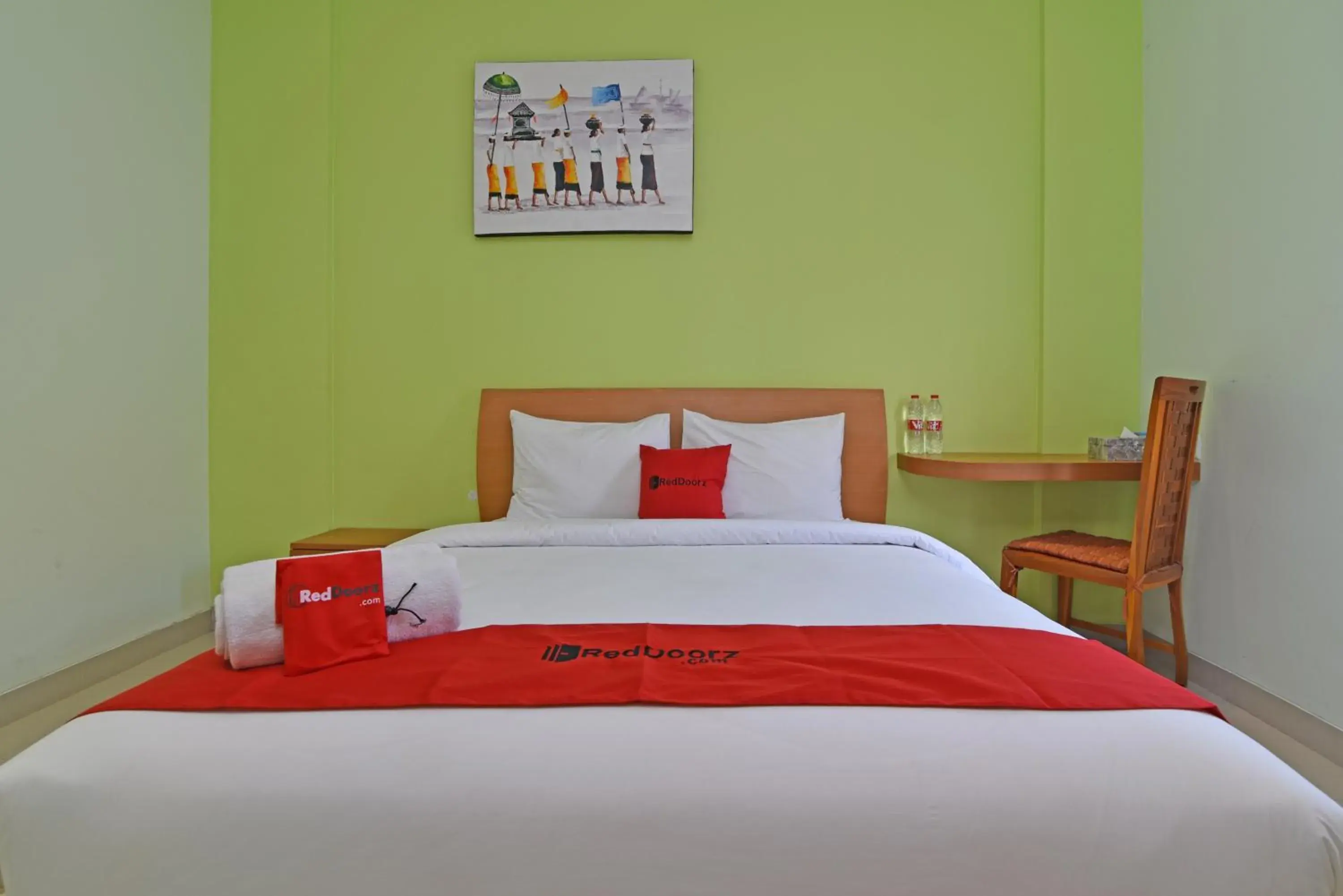 Bedroom, Bed in RedDoorz Plus @ Mahendradatta Denpasar Bedroom, Bed in RedDoorz Plus @ Mahendradatta Denpasar