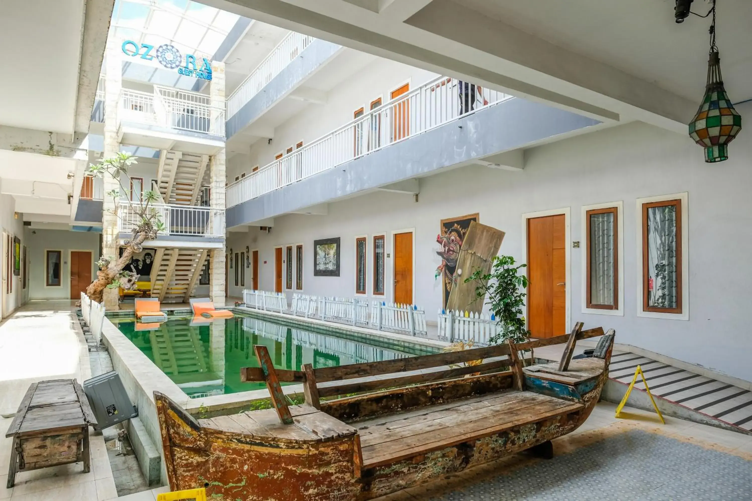 Swimming pool in RedDoorz Plus @ Mahendradatta Denpasar Swimming pool in RedDoorz Plus @ Mahendradatta Denpasar