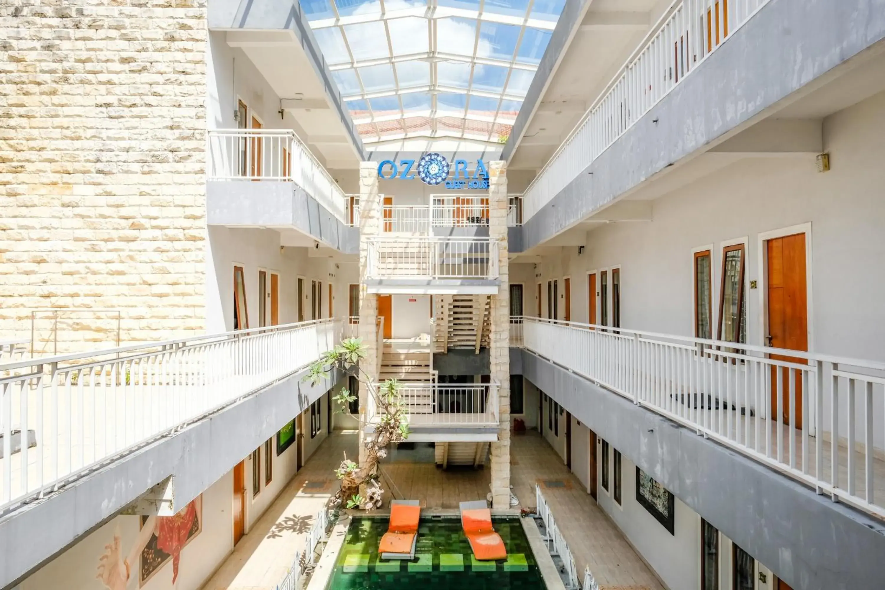 Property building in RedDoorz Plus @ Mahendradatta Denpasar Property building in RedDoorz Plus @ Mahendradatta Denpasar