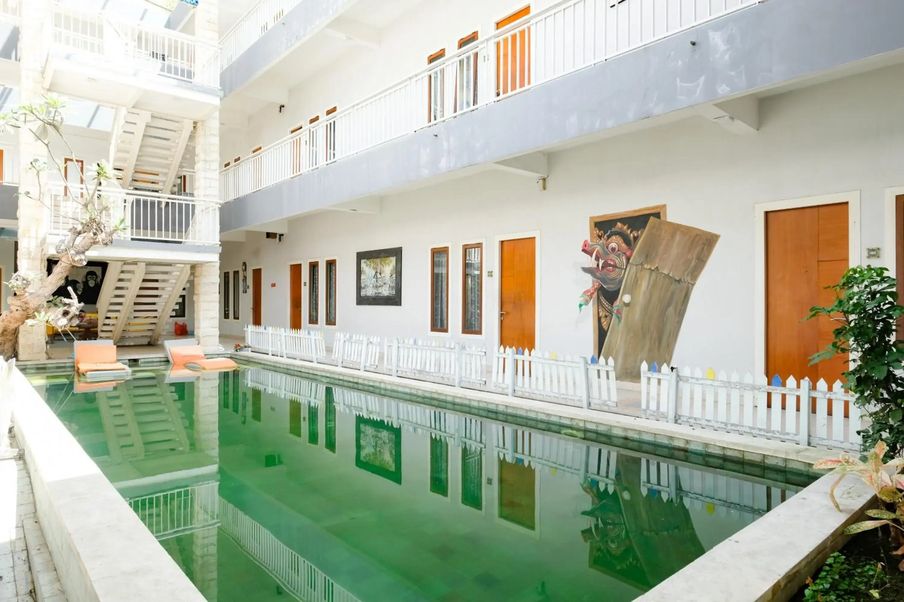 Swimming pool in RedDoorz Plus @ Mahendradatta Denpasar Swimming pool in RedDoorz Plus @ Mahendradatta Denpasar