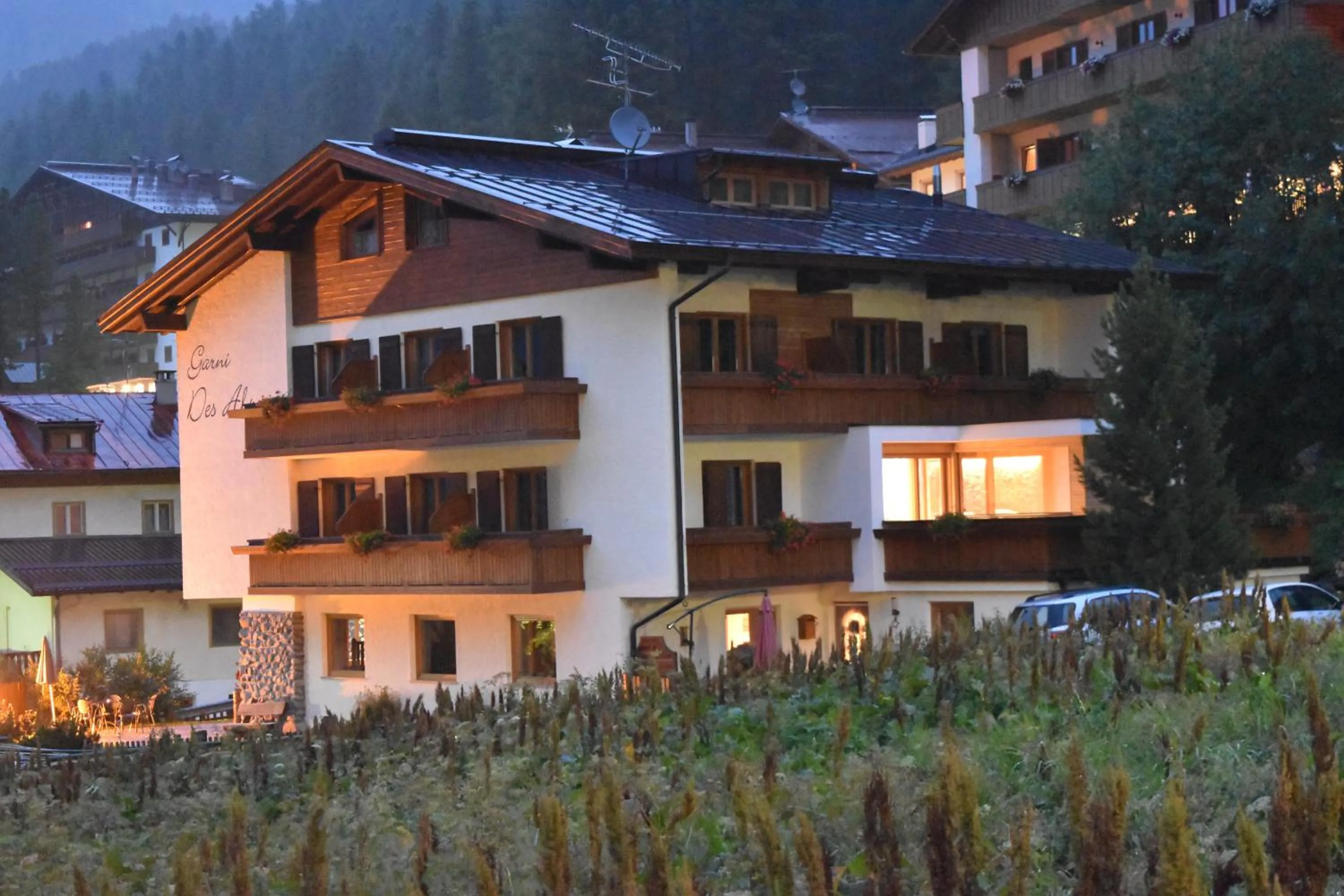 Property building in Garni des Alpes