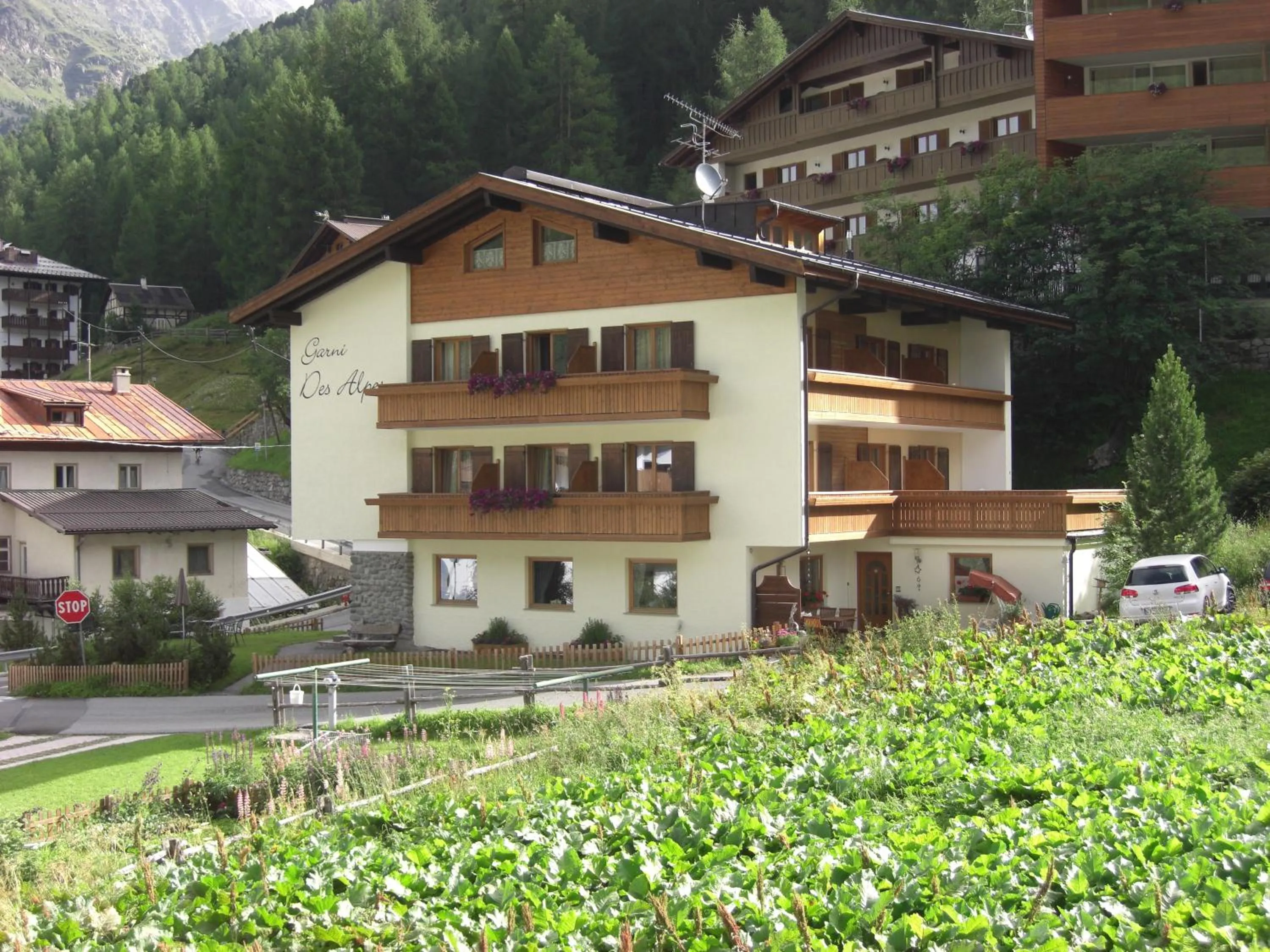 Property building in Garni des Alpes