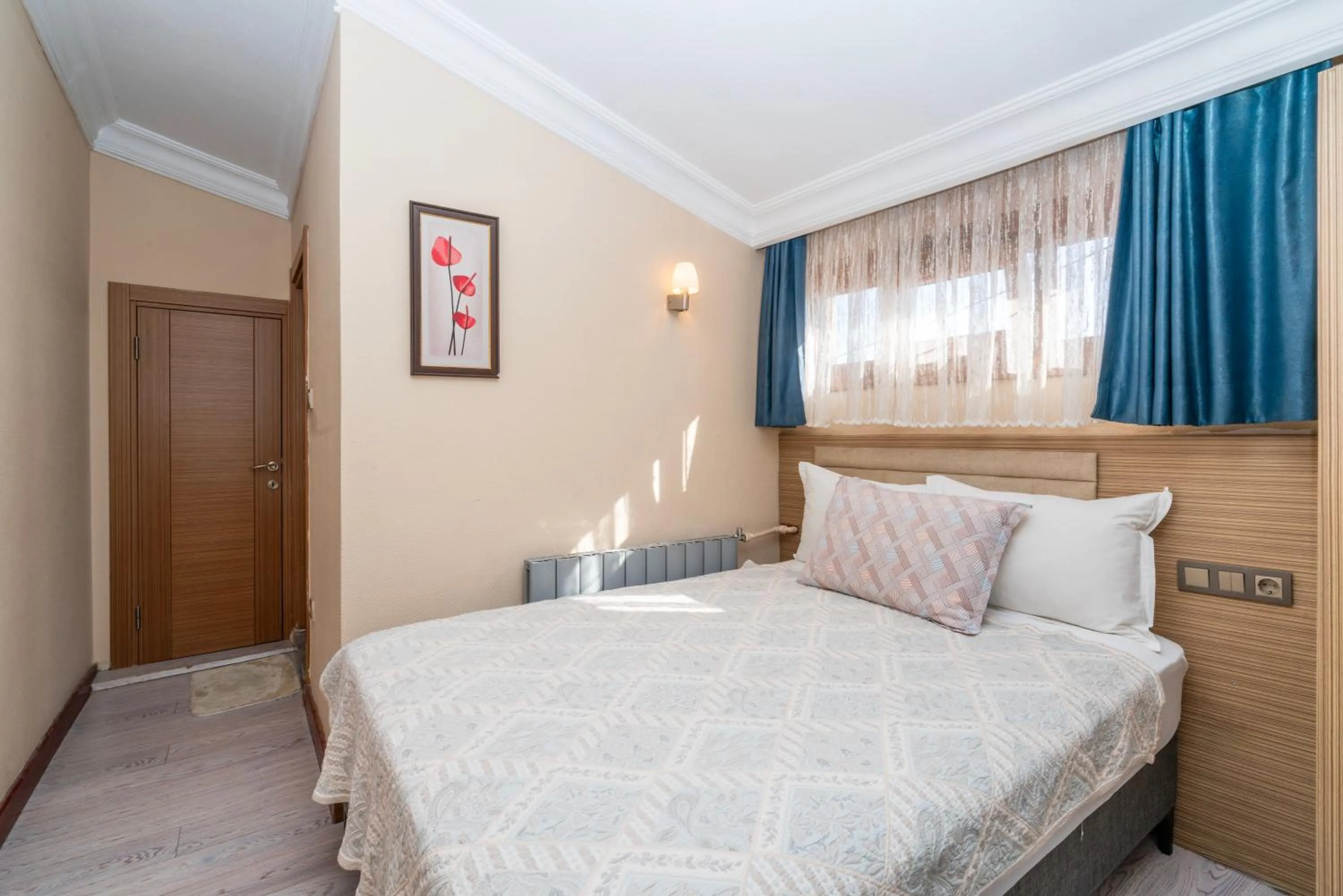 Photo of the whole room, Bed in Grand Reis Hotel