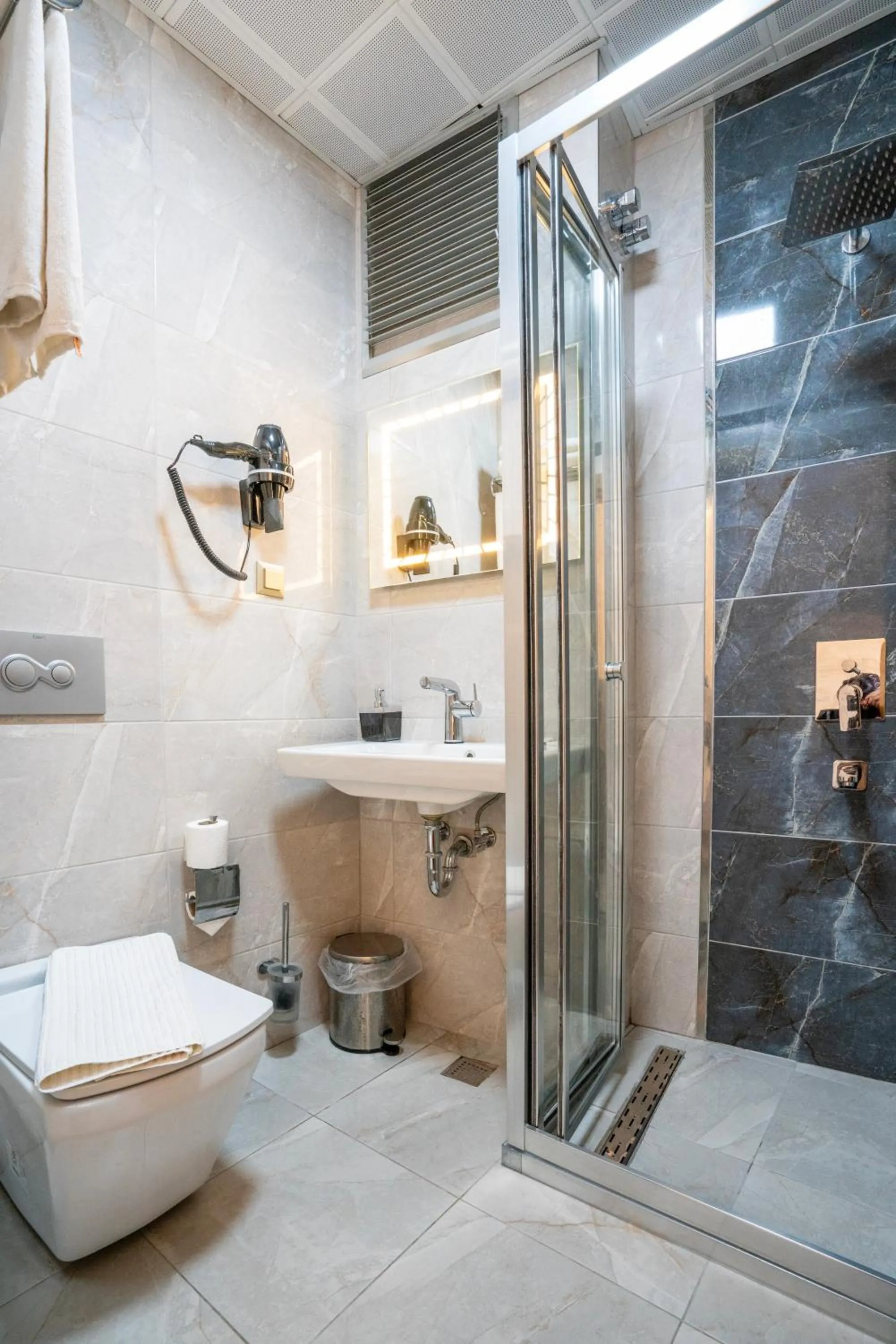 Shower in Grand Reis Hotel