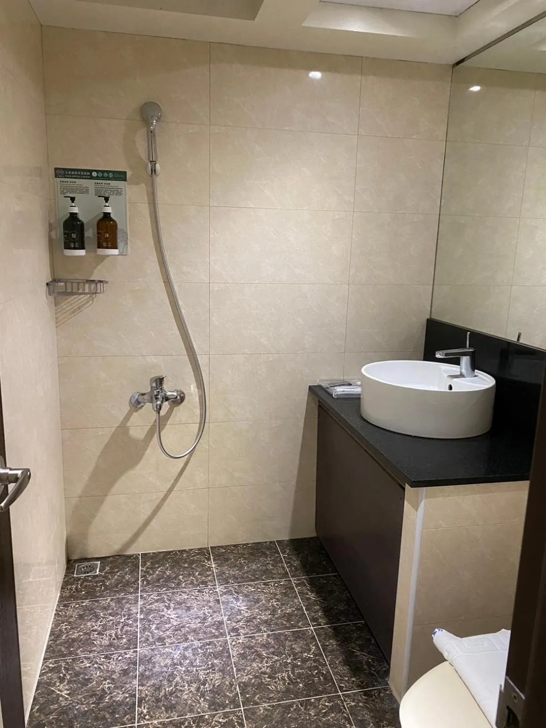 Shower in YUAI FU HAO Hotel