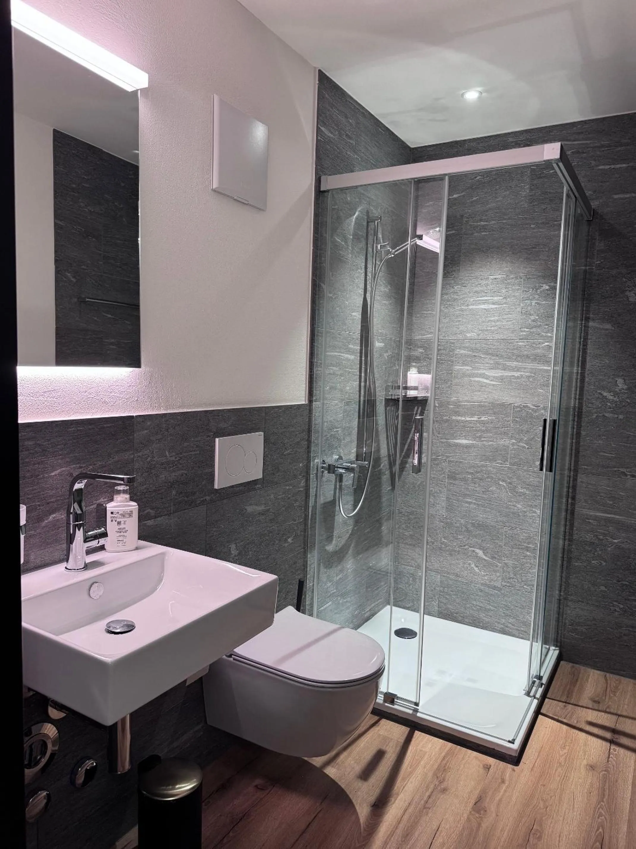 Shower in La Tgoma - Hotel & Restaurant