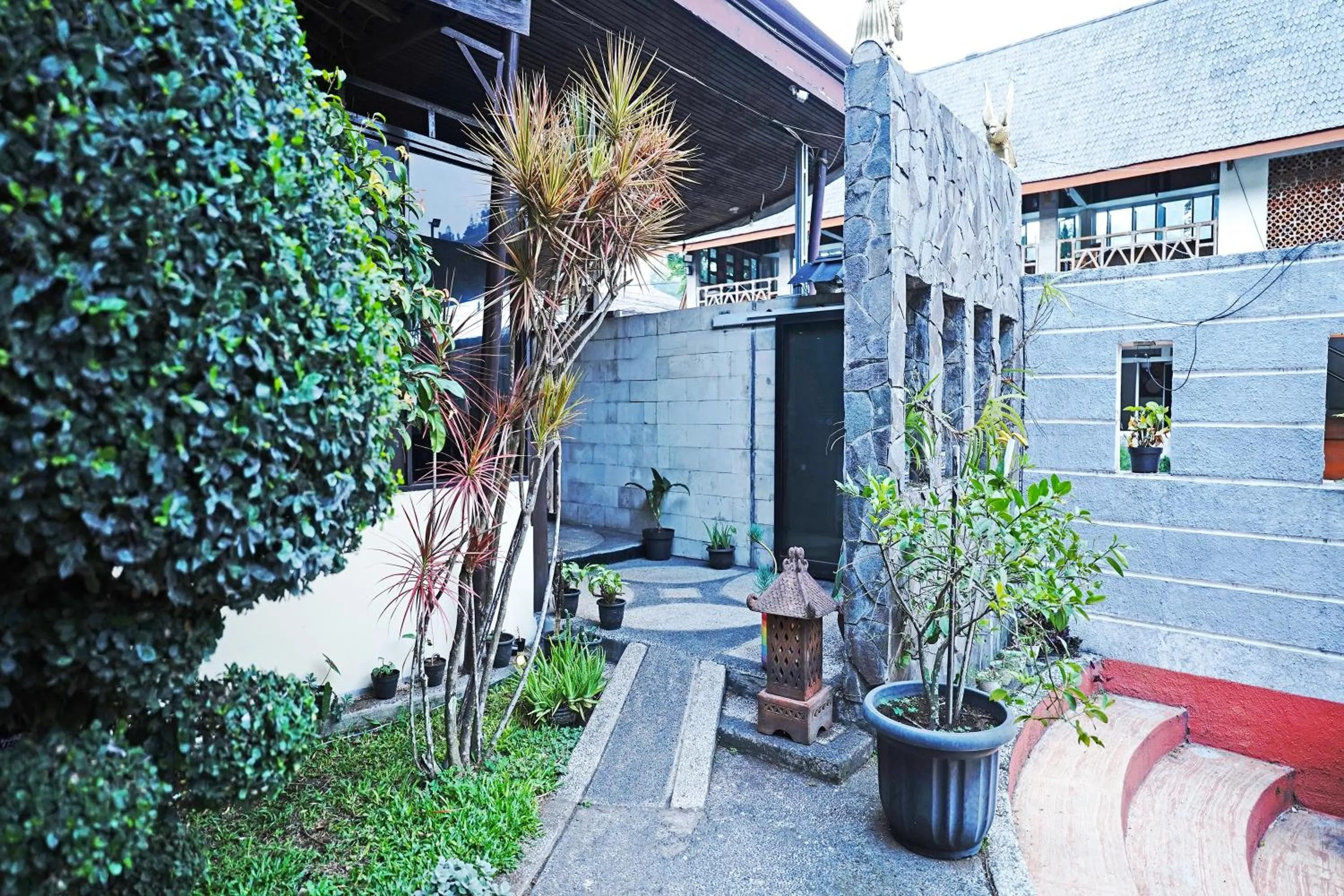 Garden view in Saung Balibu Hotel