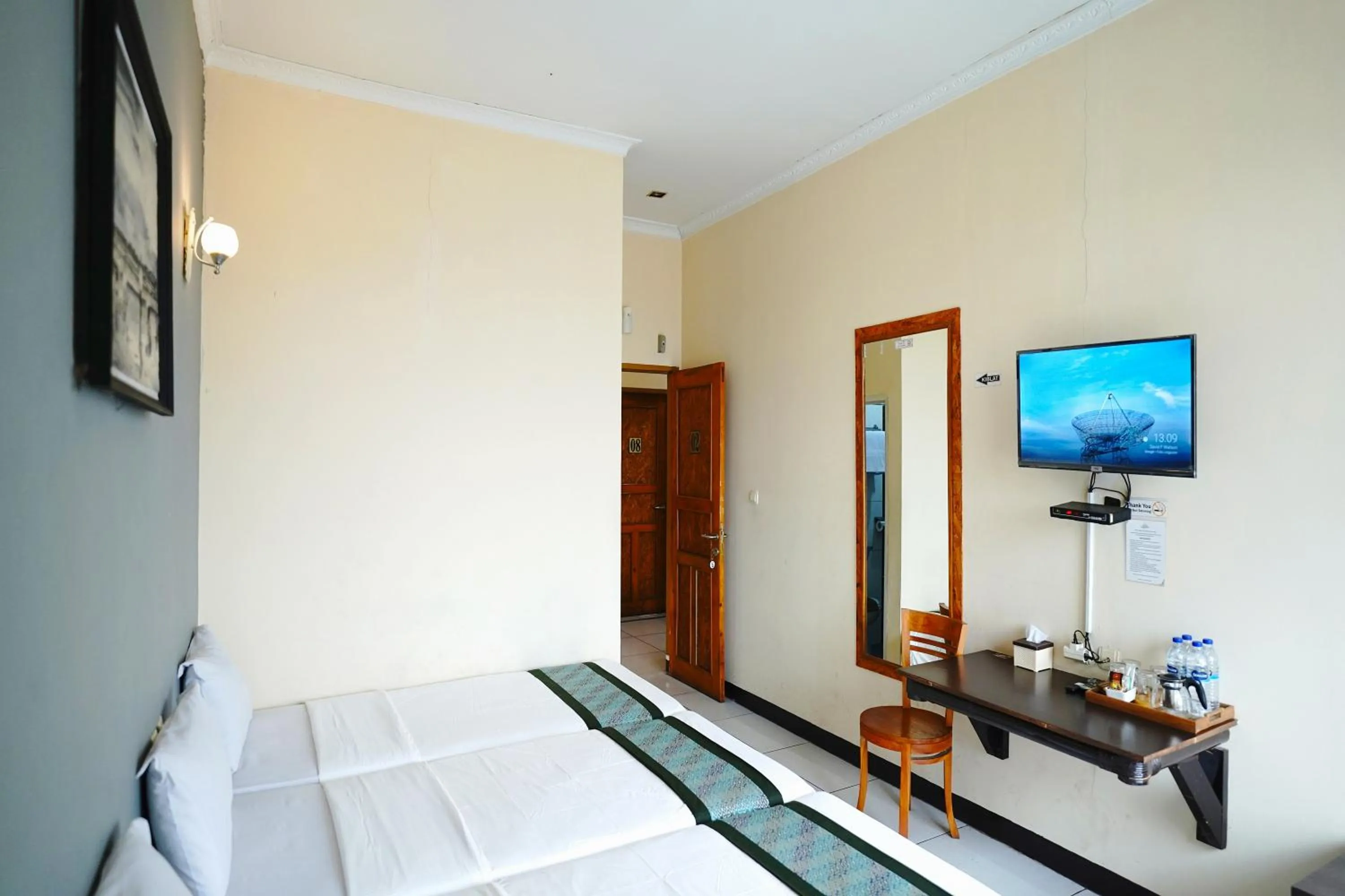 Bed in Saung Balibu Hotel