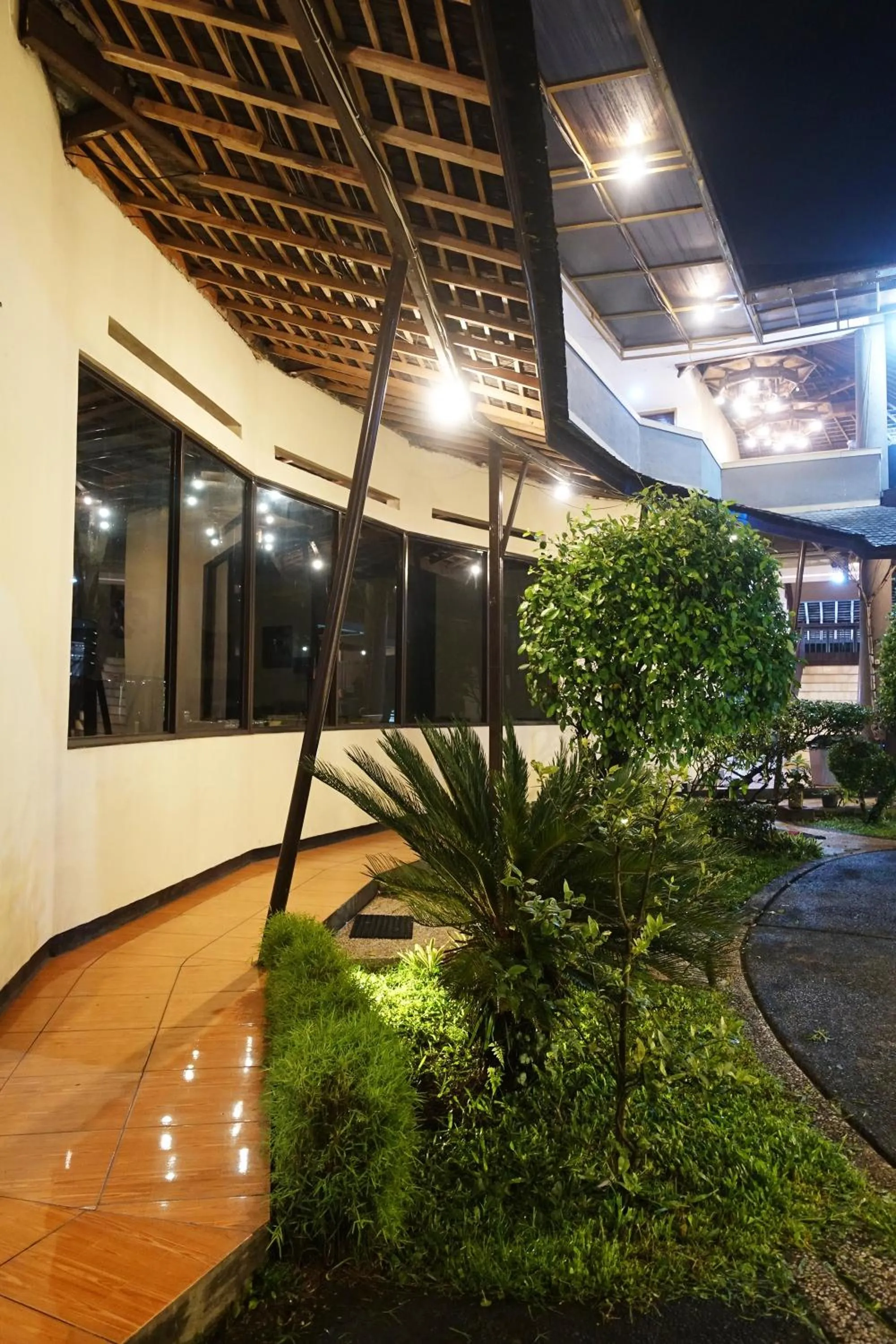 Garden view in Saung Balibu Hotel