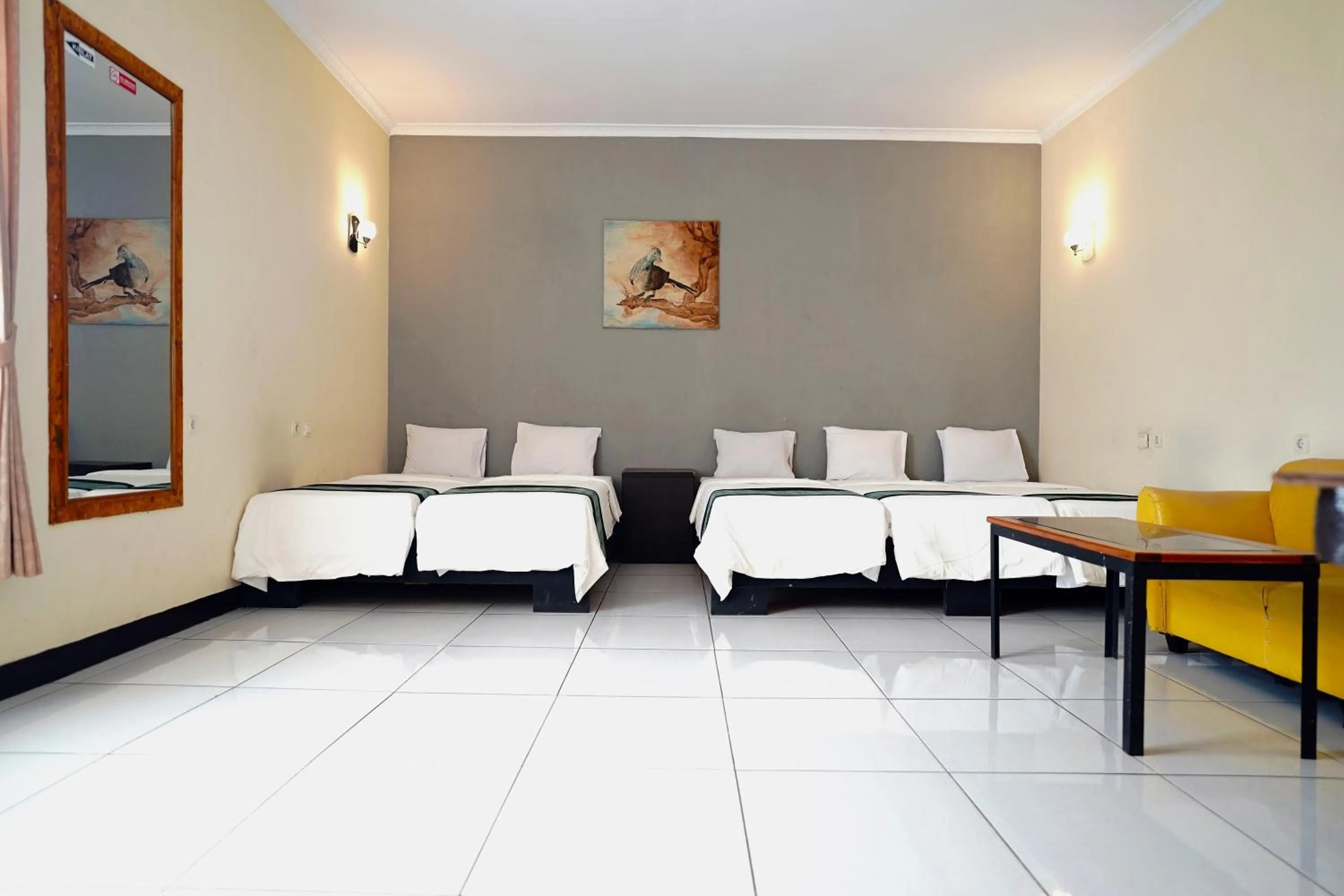 Bed in Saung Balibu Hotel