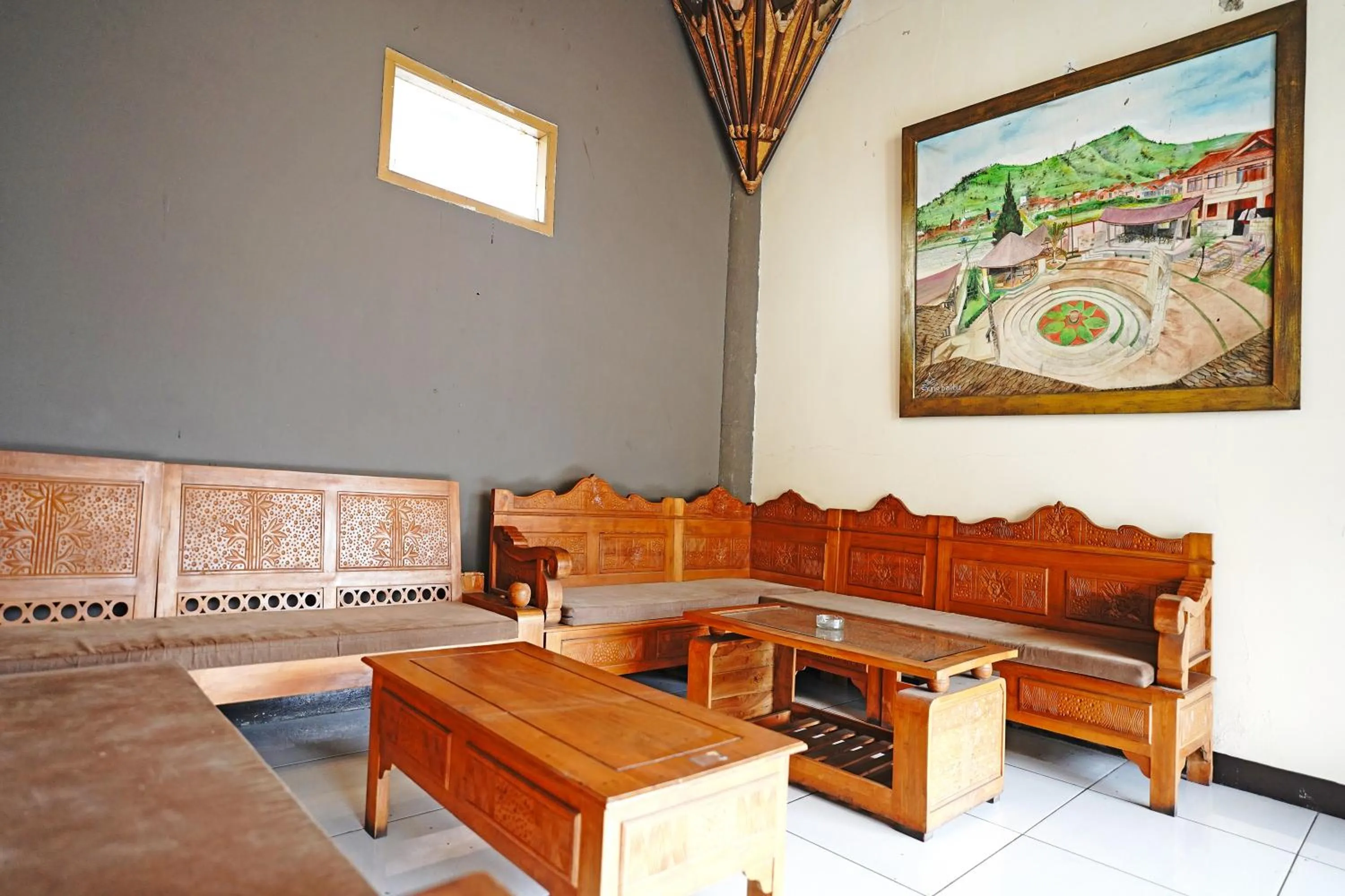 Living room in Saung Balibu Hotel
