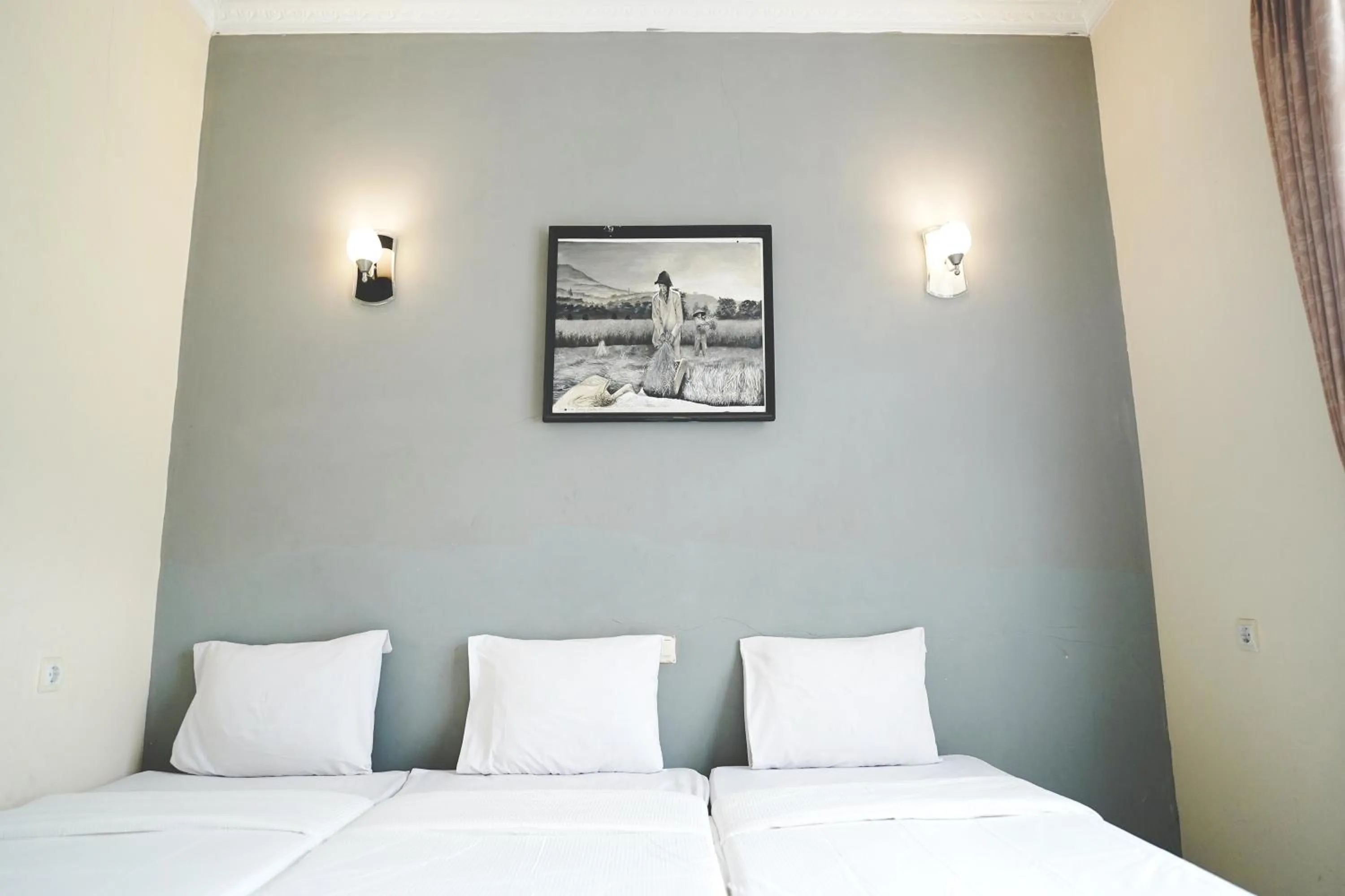 Bed in Saung Balibu Hotel