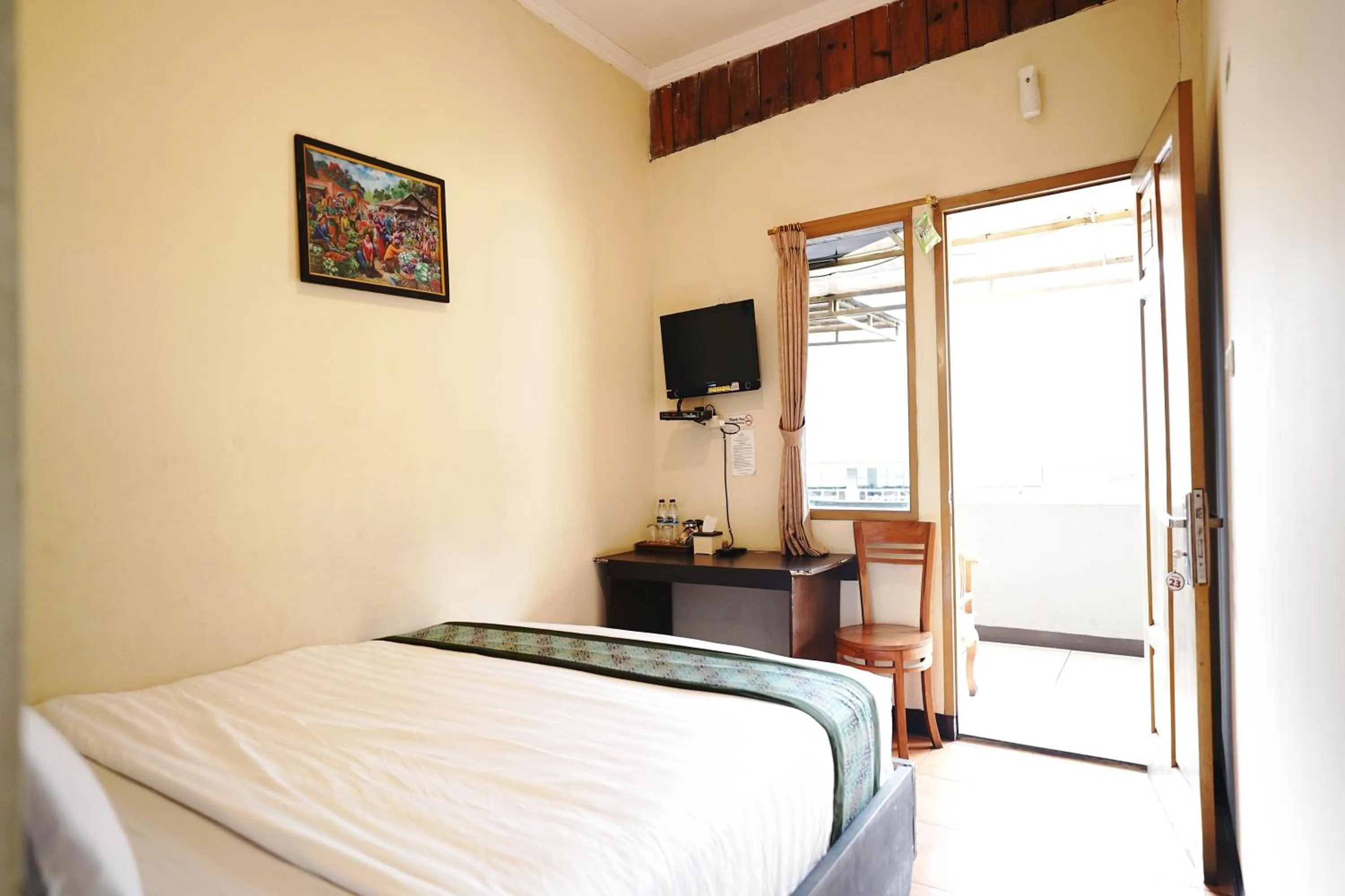 Bed in Saung Balibu Hotel