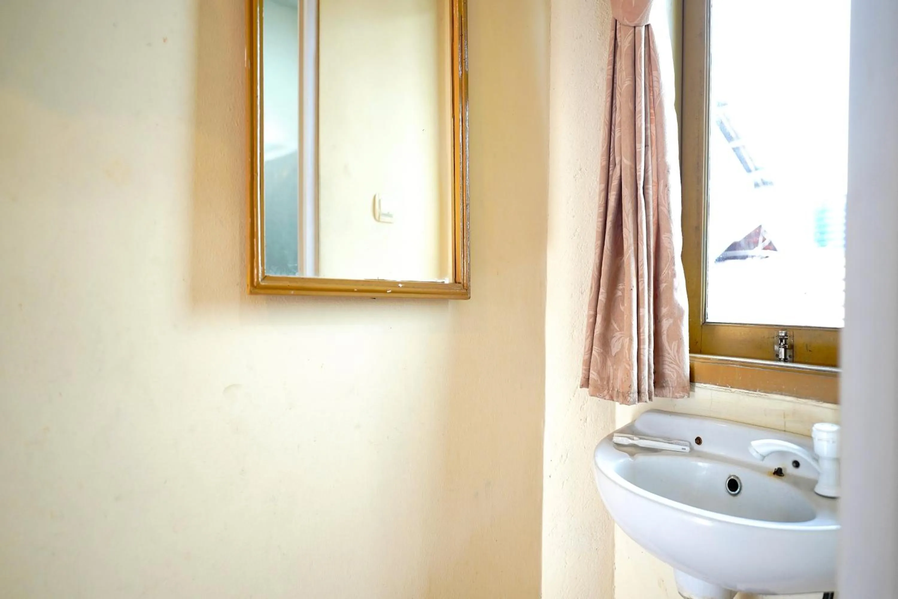 Bathroom in Saung Balibu Hotel