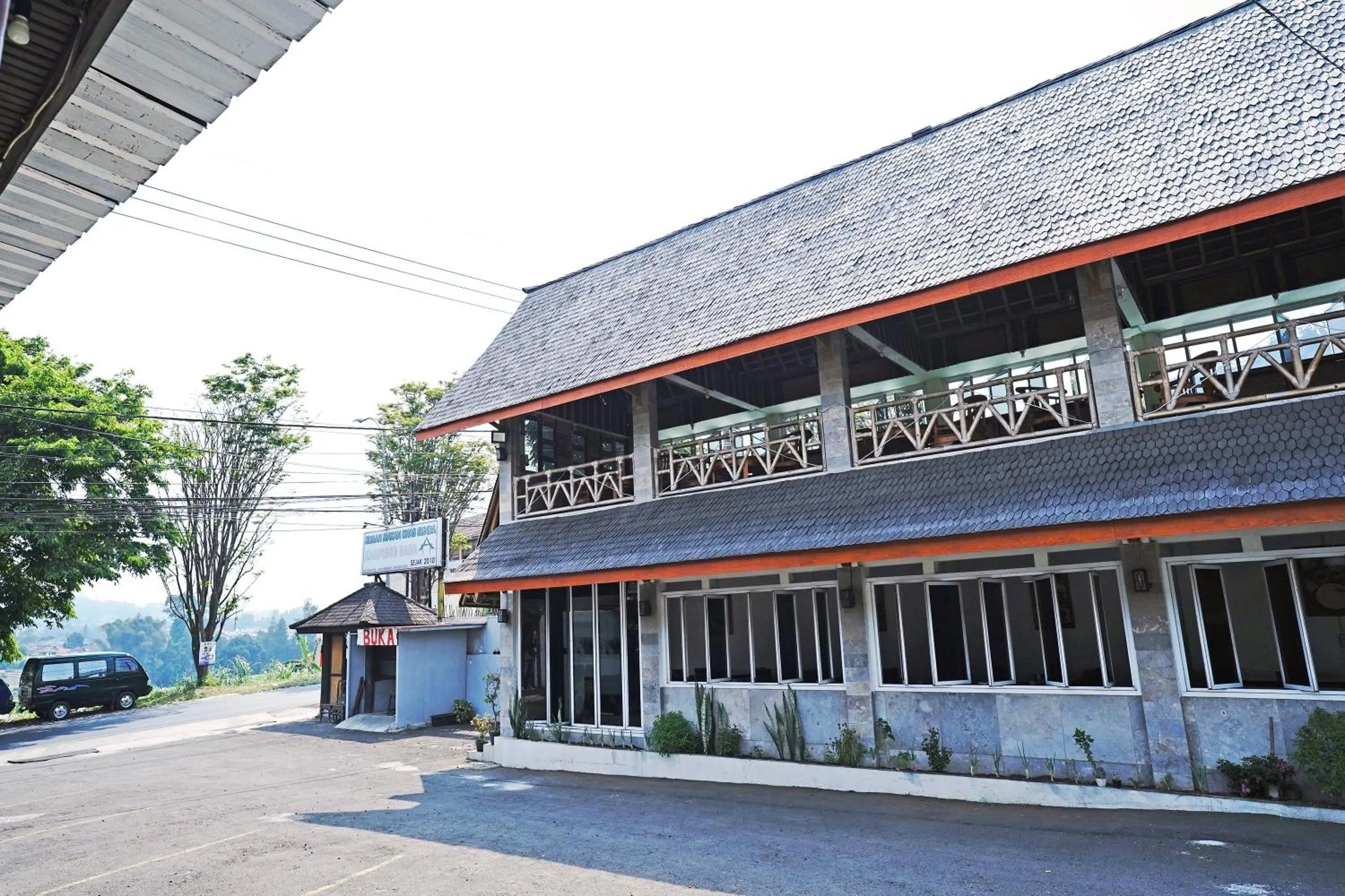 Restaurant/places to eat in Saung Balibu Hotel