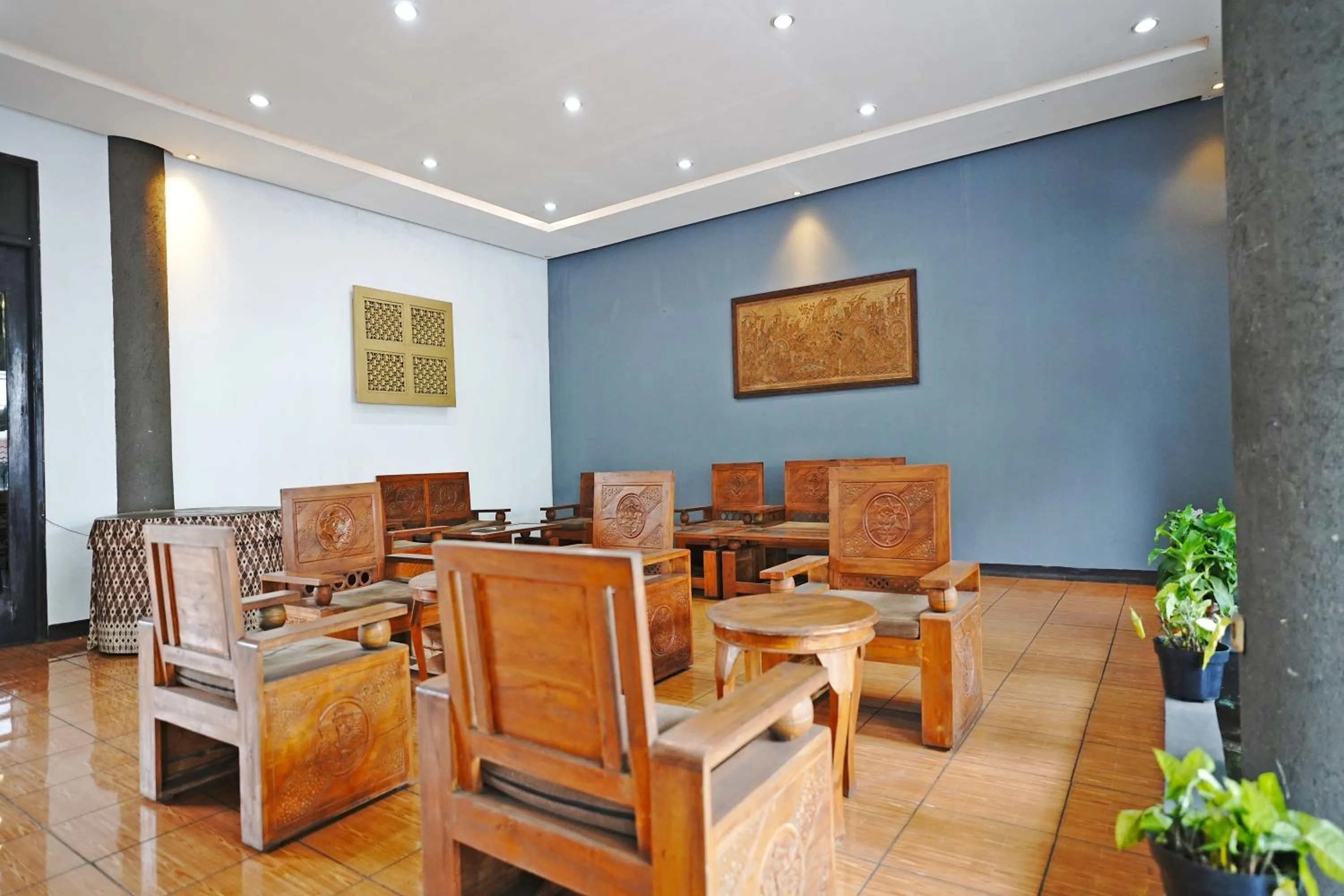 Living room in Saung Balibu Hotel