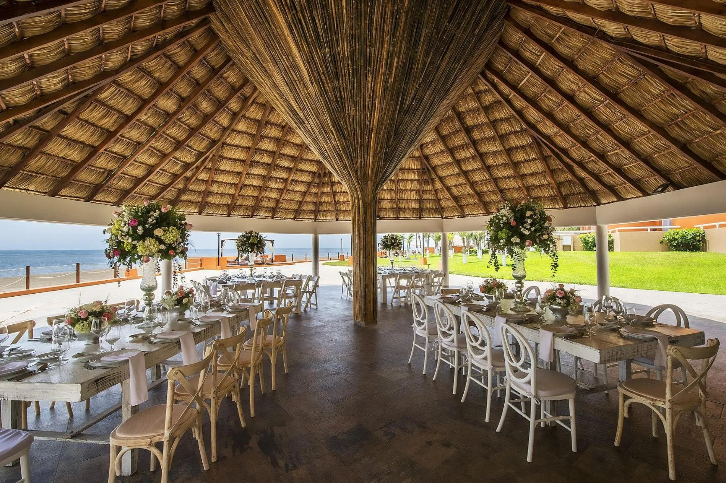 Restaurant/places to eat in Grand Fiesta Americana Veracruz