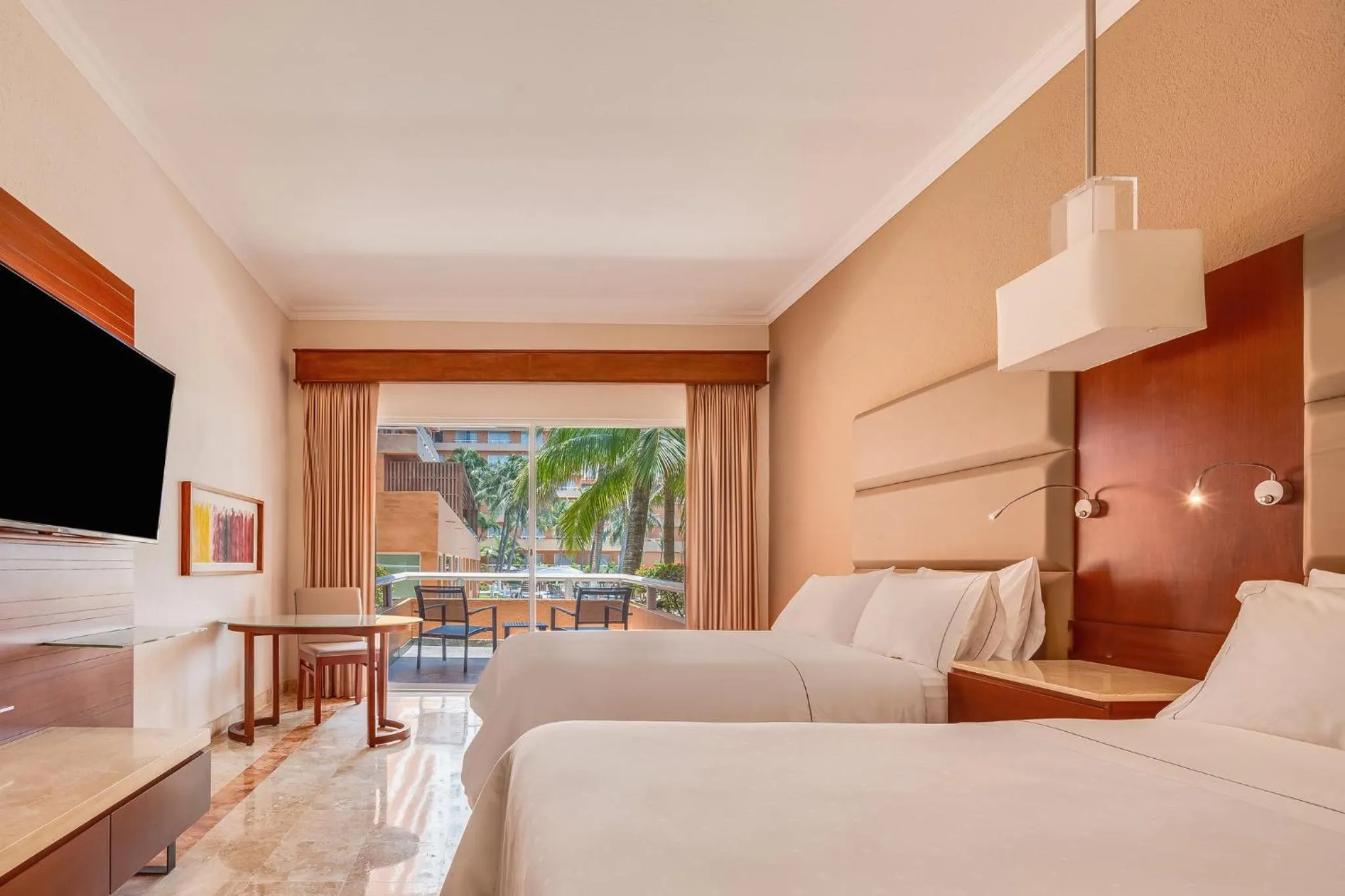 Photo of the whole room, Bed in Grand Fiesta Americana Veracruz