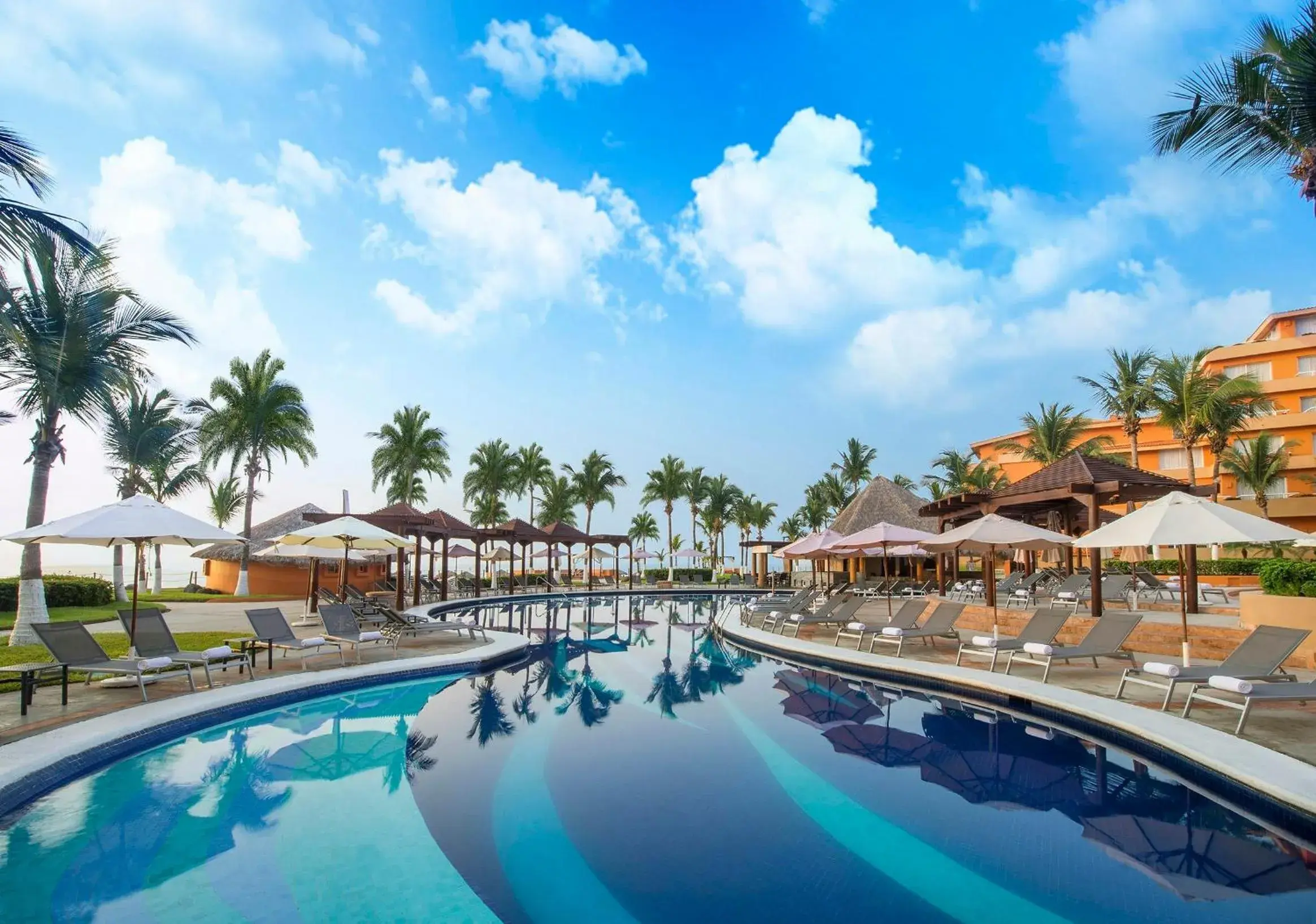 Swimming pool in Grand Fiesta Americana Veracruz Swimming pool in Grand Fiesta Americana Veracruz