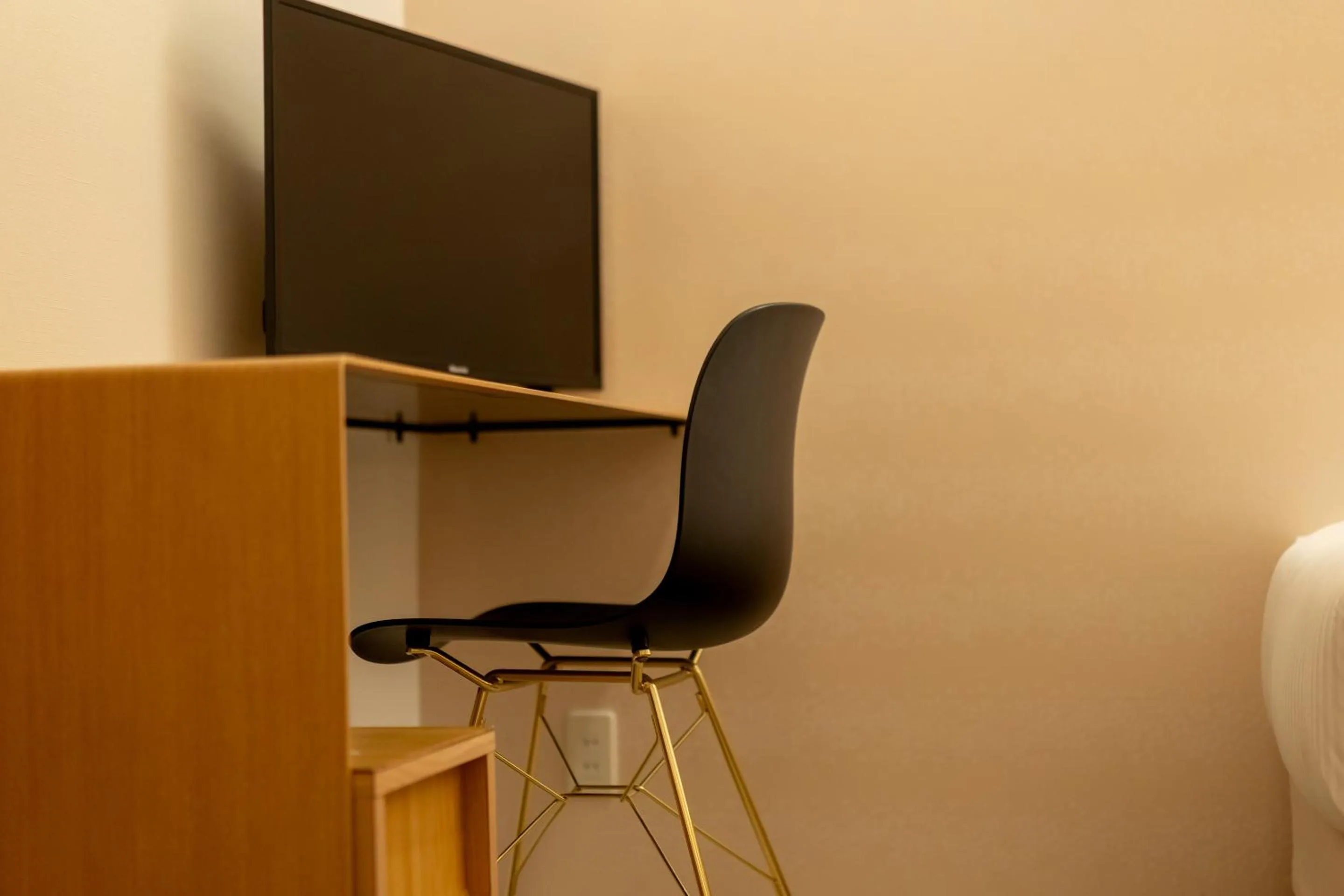 TV and multimedia in RESI STAY Hachi Inn