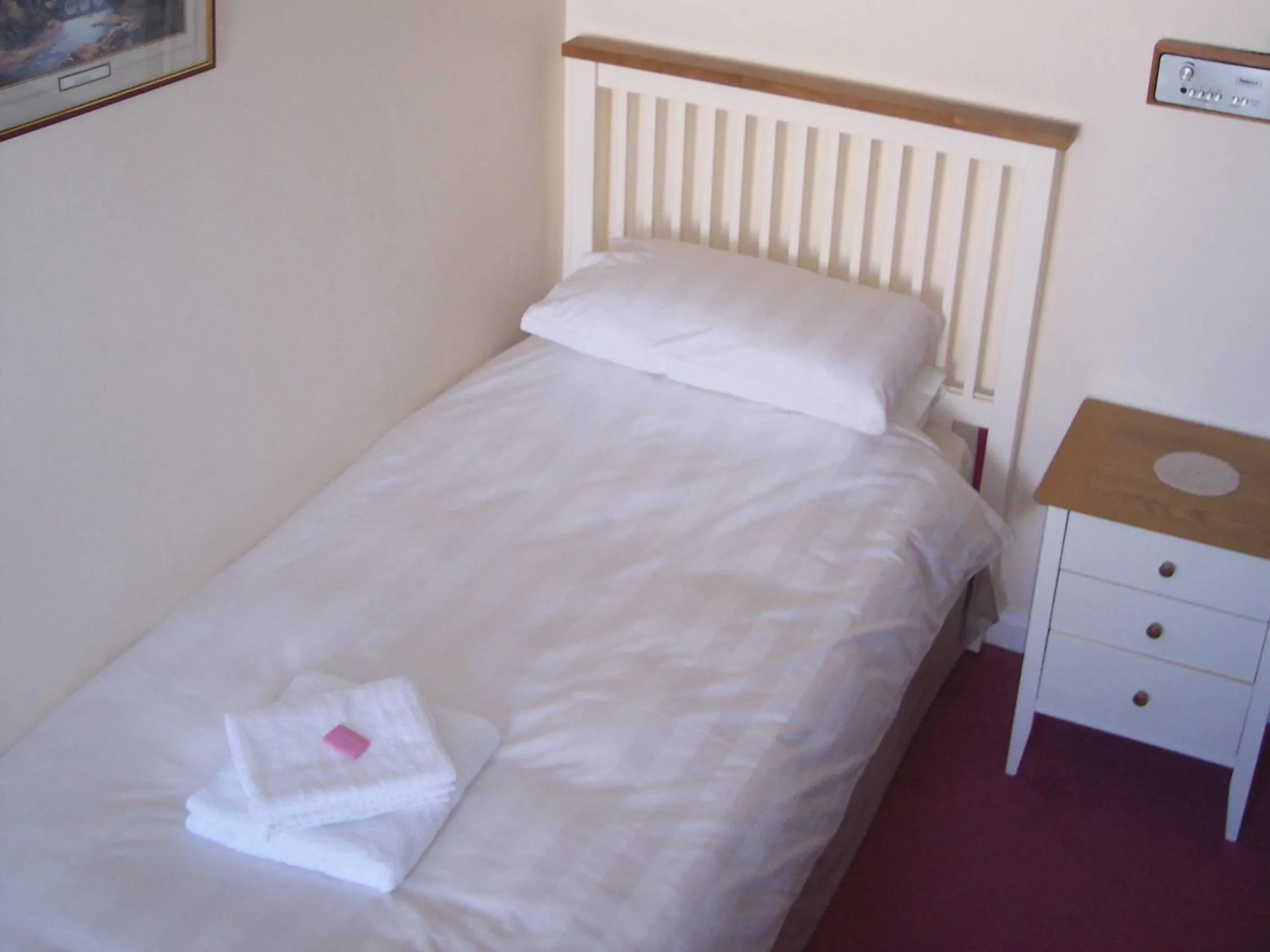 Bed in The Poldark Inn