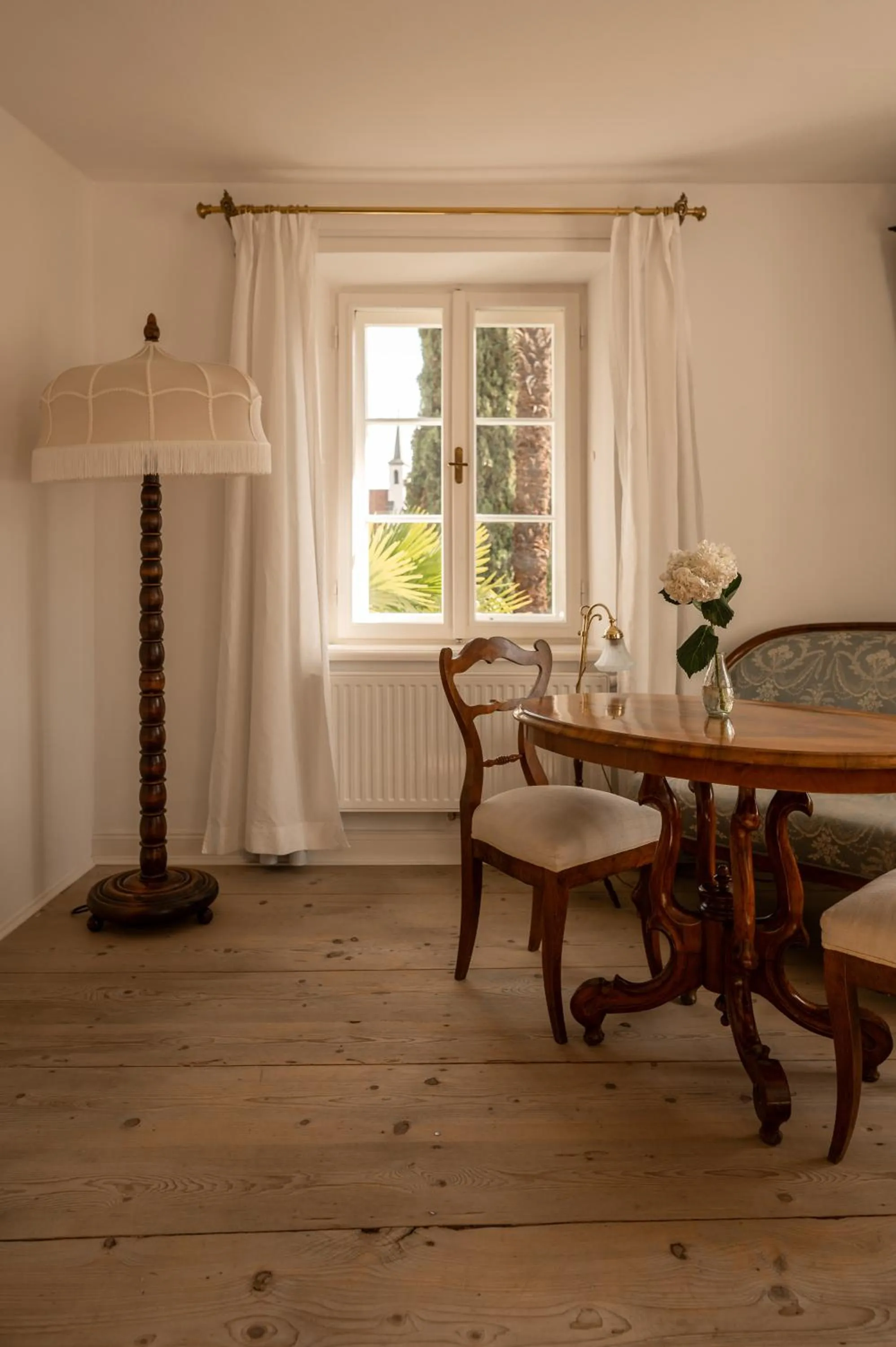 Seating area in Ottmanngut Suite and Breakfast