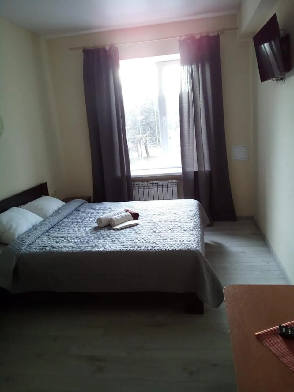 Photo of the whole room, Bed in Central Studio